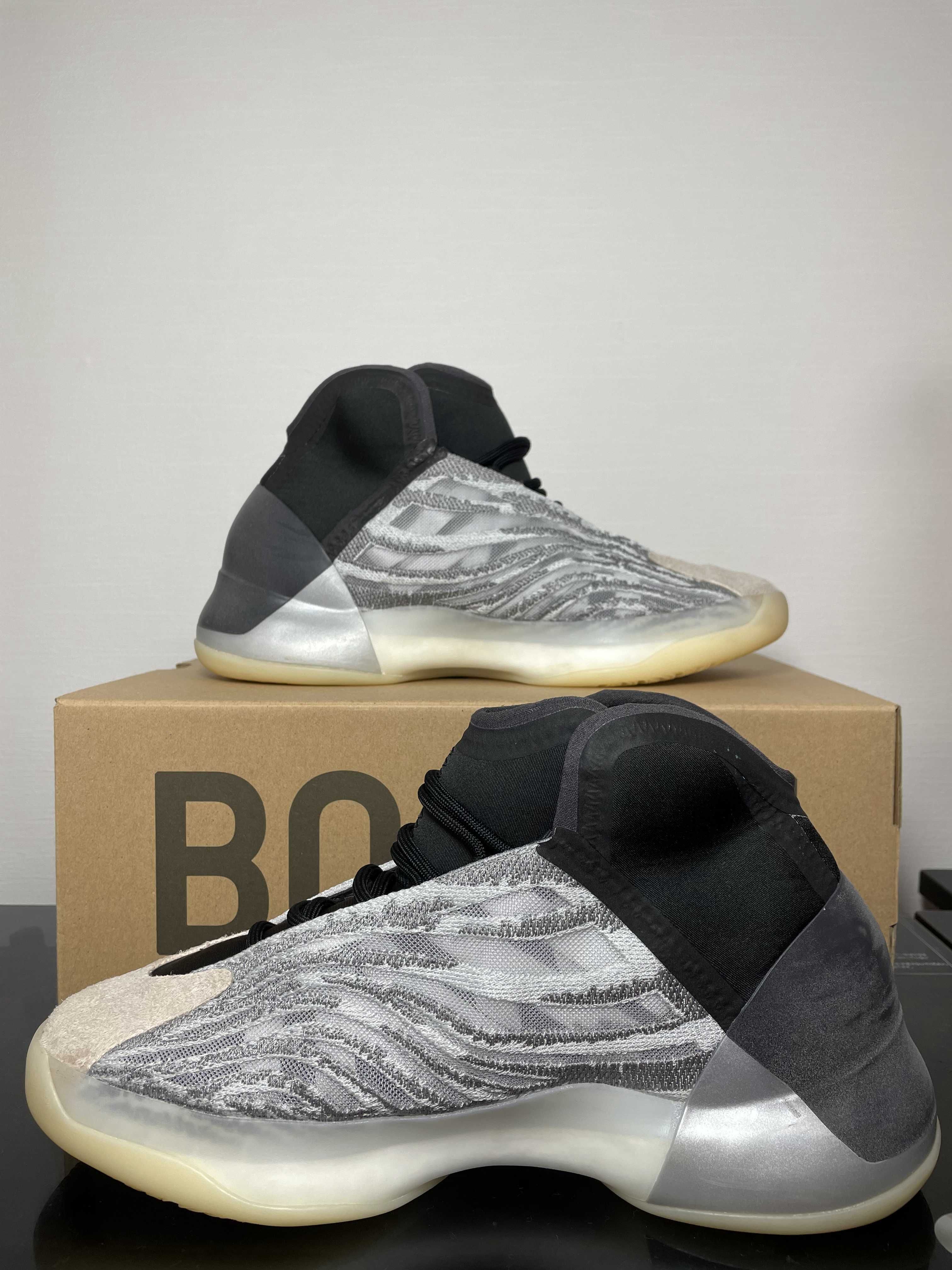 adidas YEEZY Quantum "QNTM"