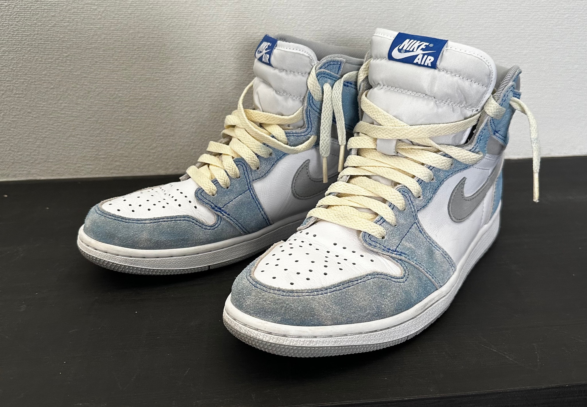 Nike Air Jordan 1 High OG "Hyper Royal"