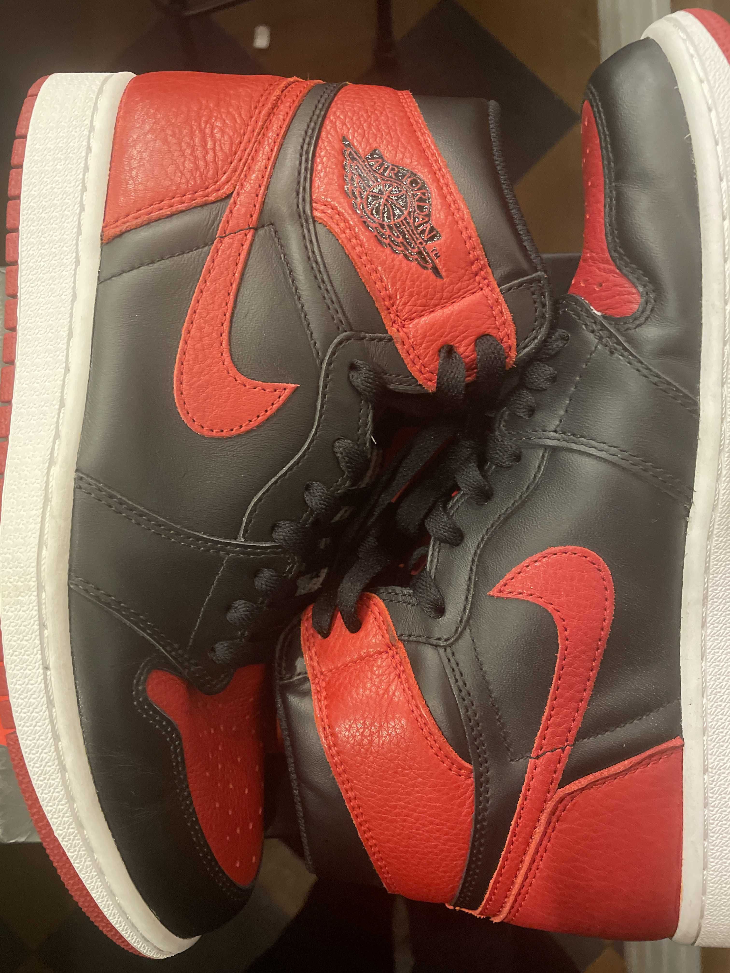 Nike Air Jordan 1 Retro High OG "Bred/Banned" (2016)