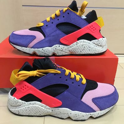 size? × Nike Air Huarache "Court Purple/Bright Crimson"