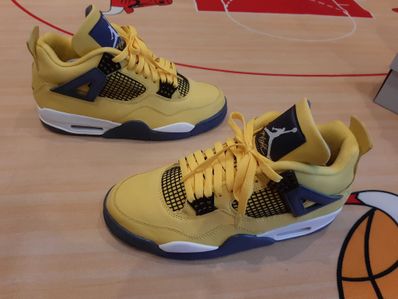 Nike Air Jordan 4 "Tour Yellow"