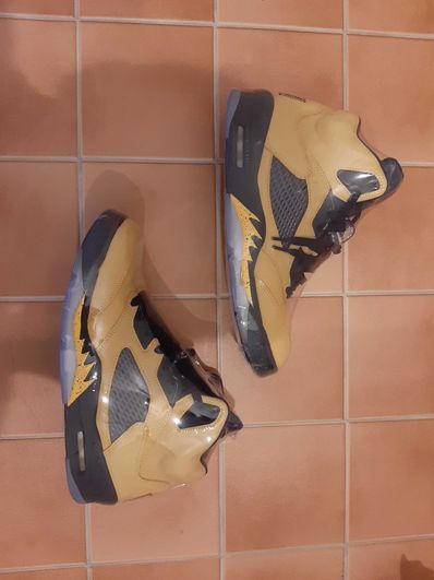 NIKE AIR JORDAN 5 "MICHIGAN"