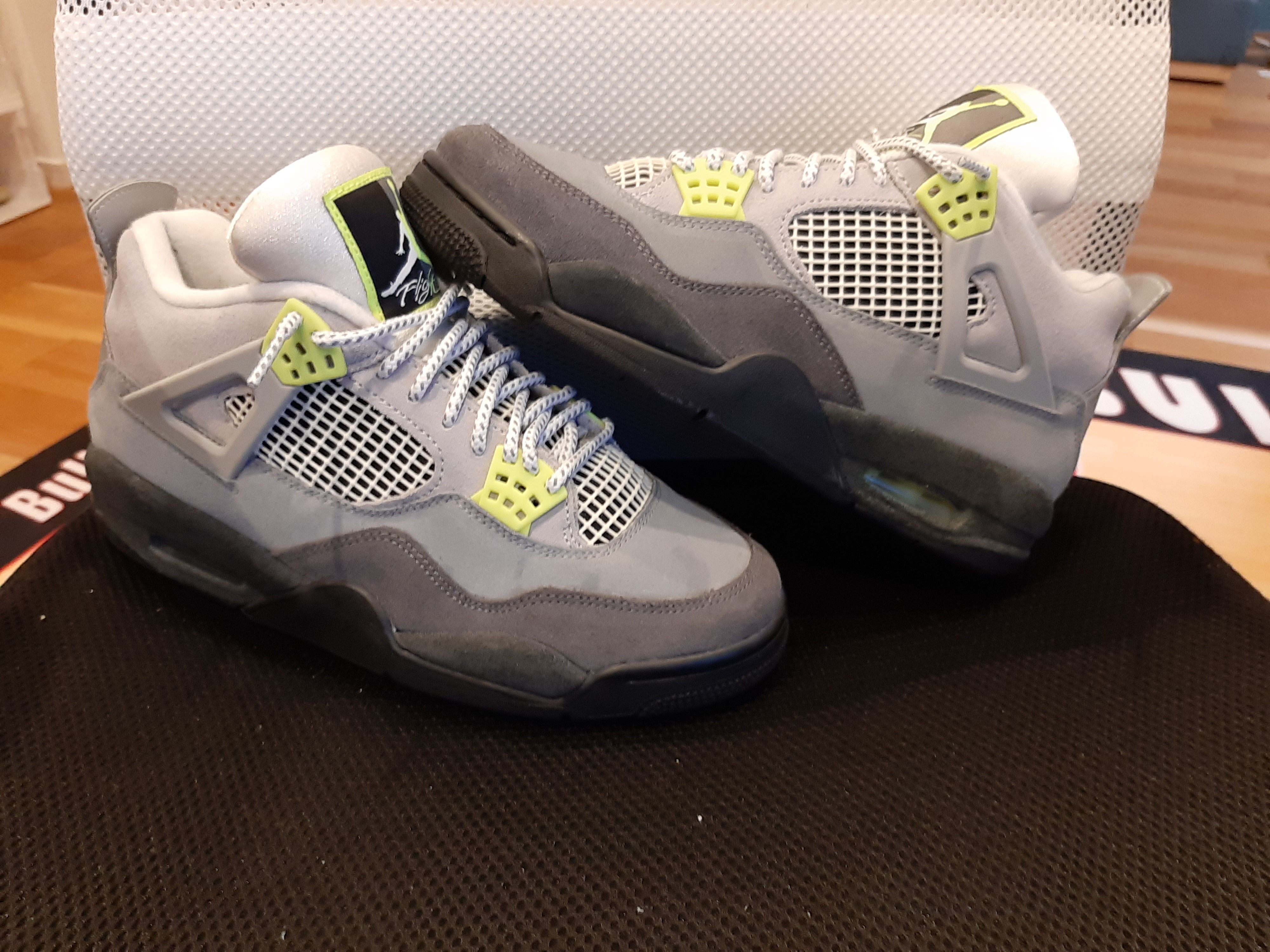 NIKE AIR JORDAN 4 RETRO LE "NEON"