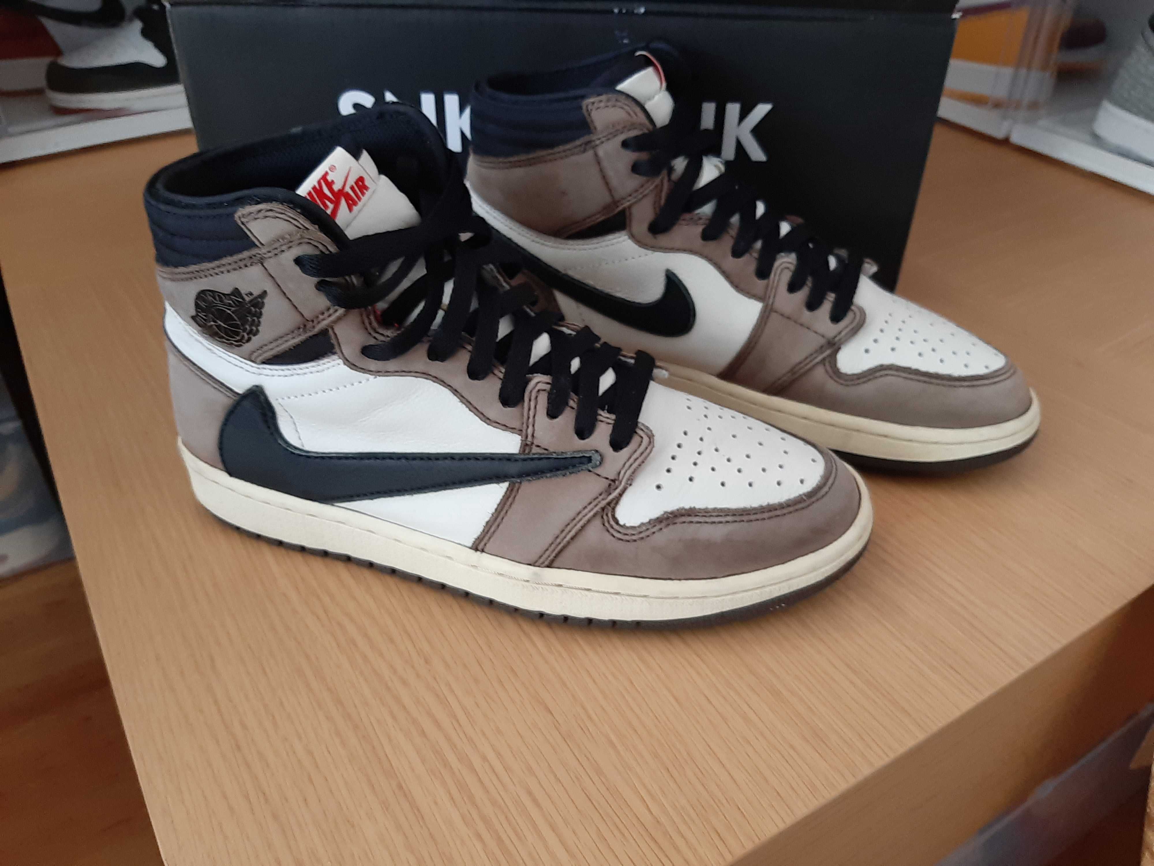 Travis Scott × Nike Air Jordan 1 Retro High OG TS SP "Sail/Dark Mocha"