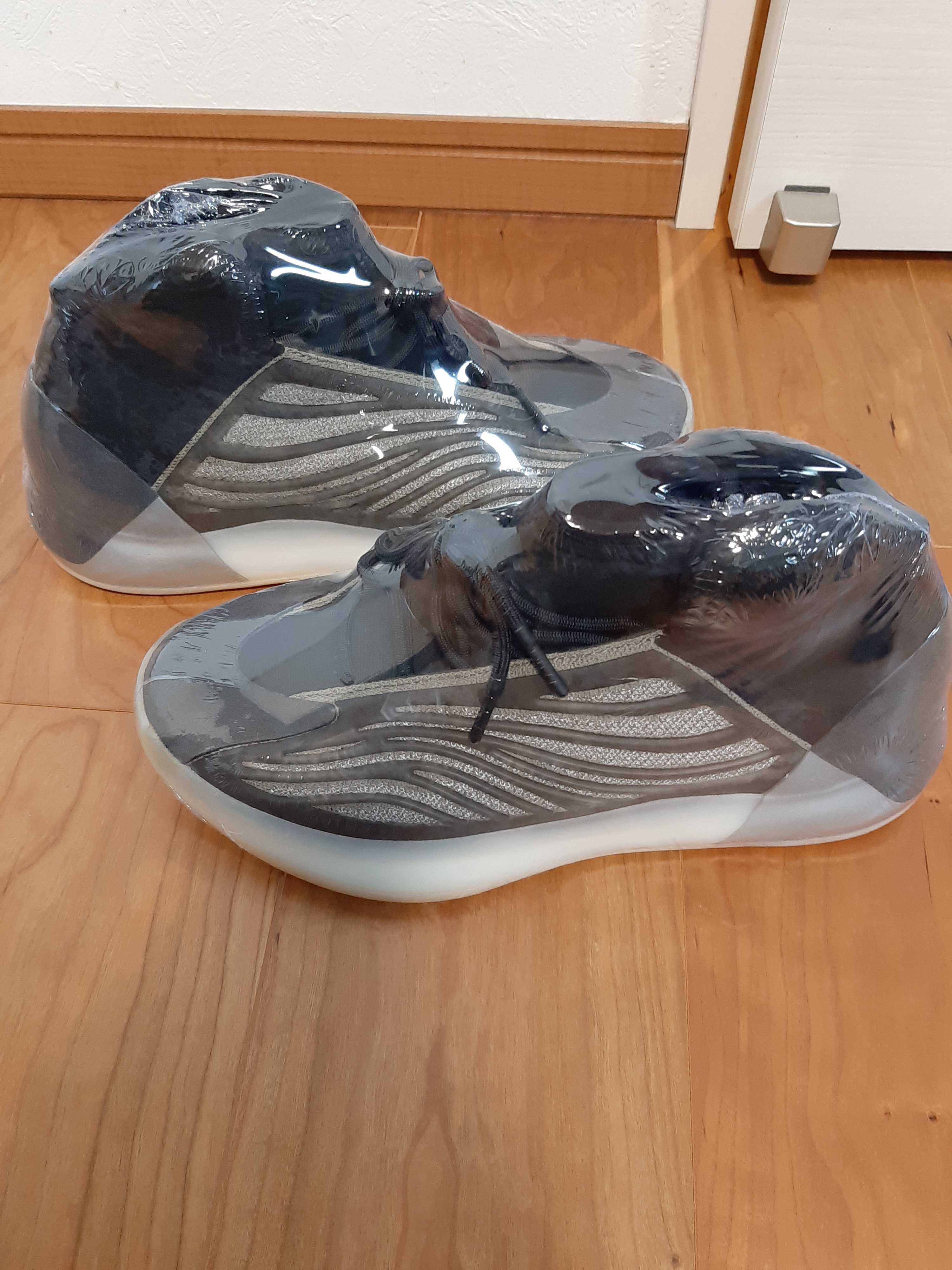 adidas YEEZY Quantum "Barium"