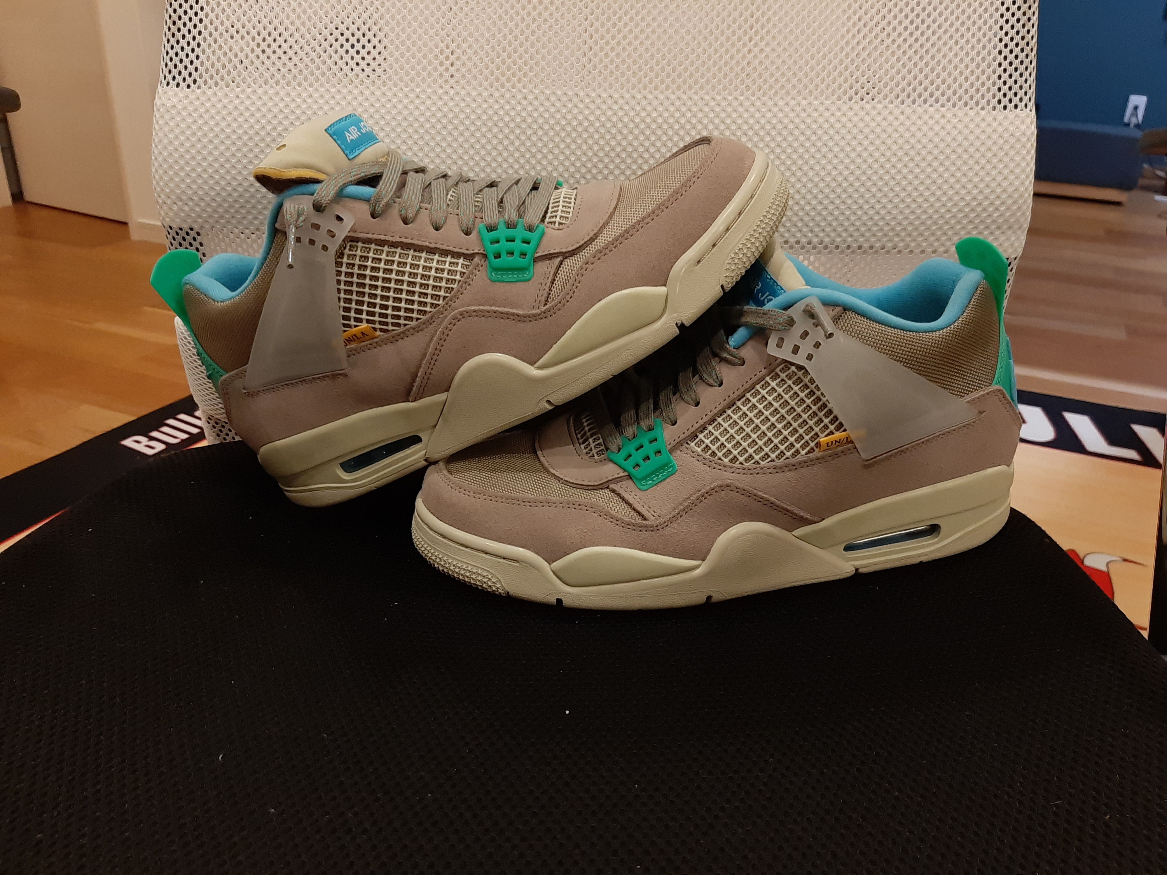 UNION × NIKE AIR JORDAN 4 SP "TAUPE HAZE"