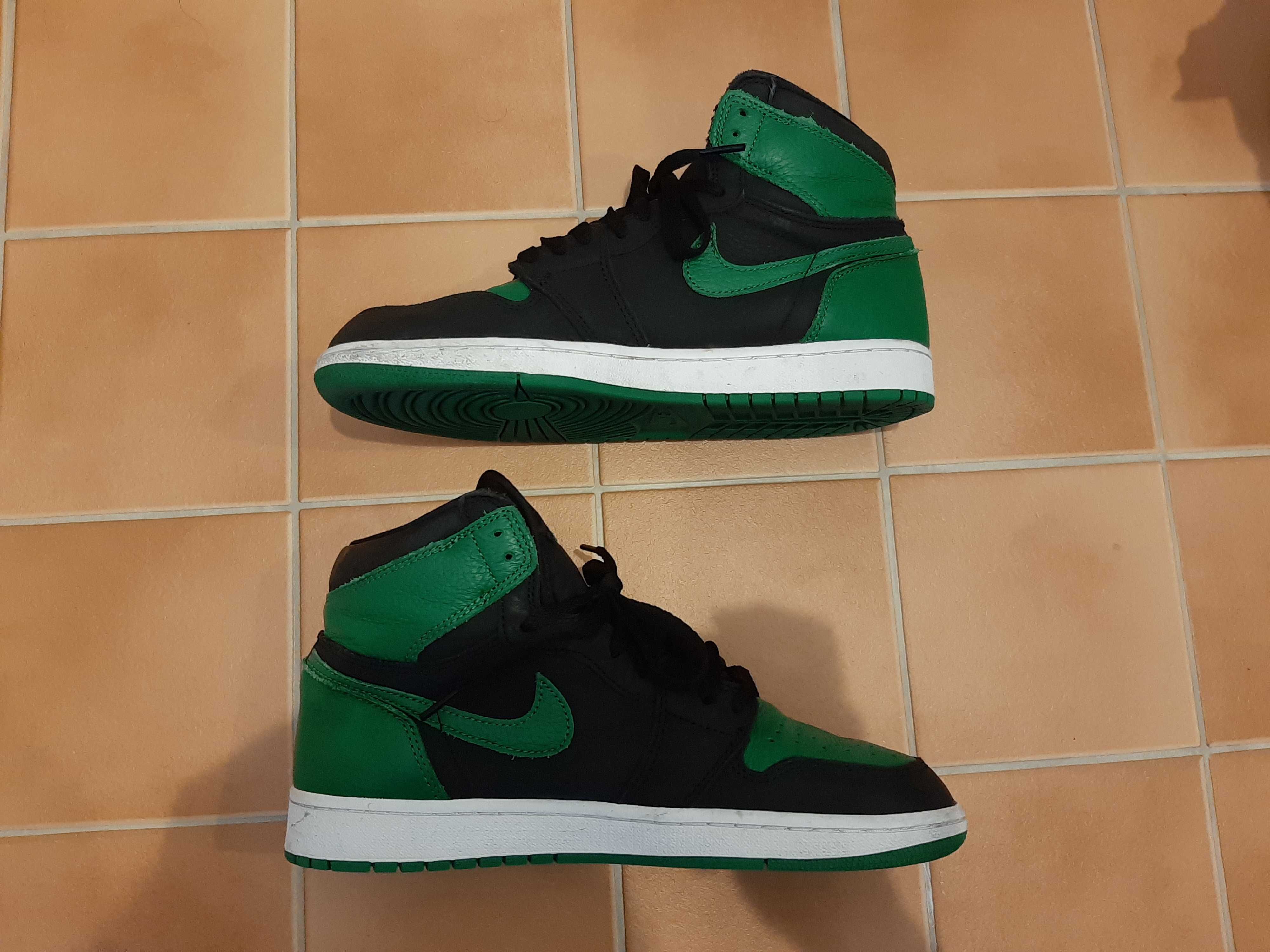 Nike Air Jordan 1 Retro High OG "Black/Pine Green" (2020)      