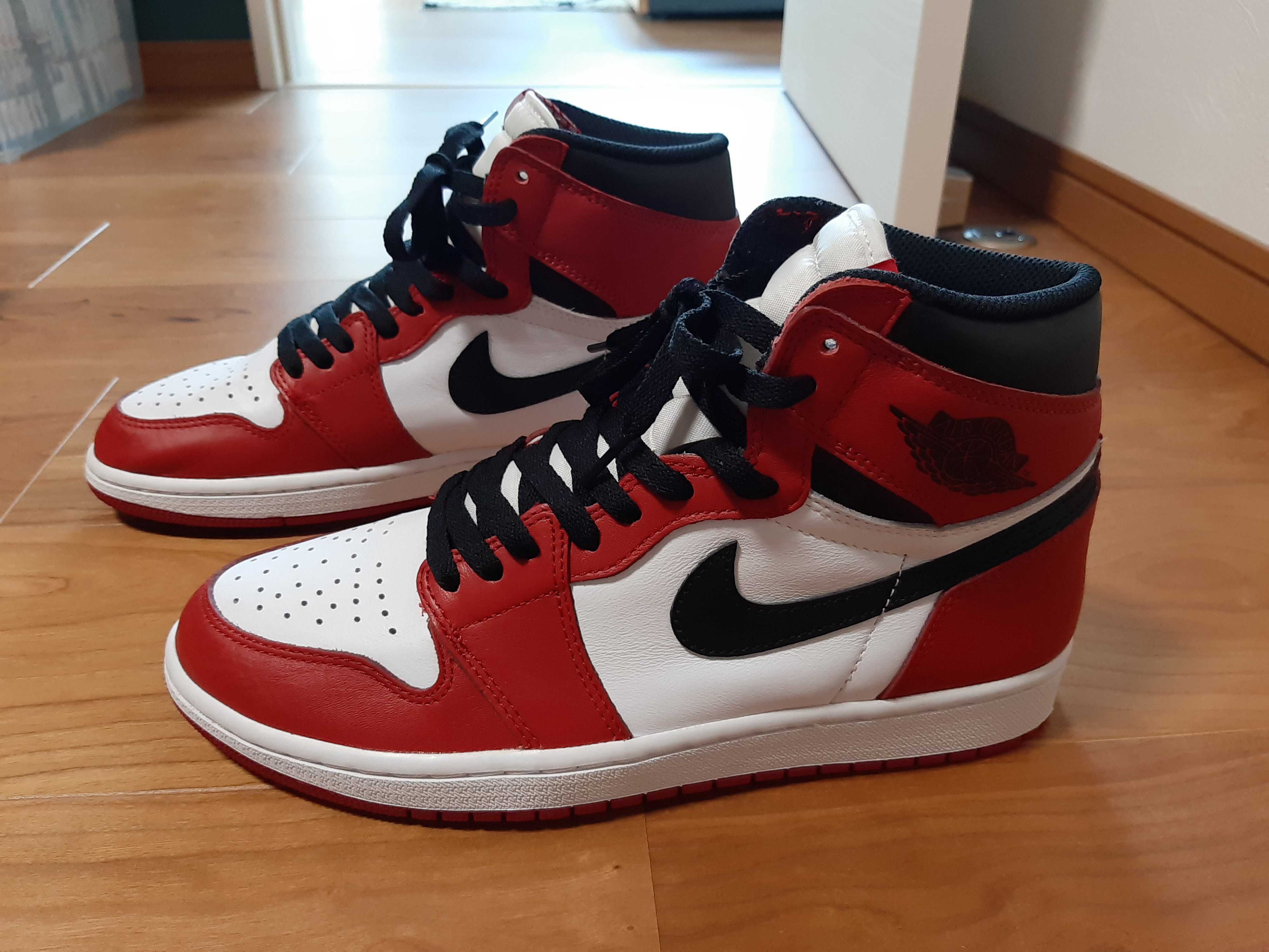 Nike Air Jordan 1 Retro High "Chicago" (2015)