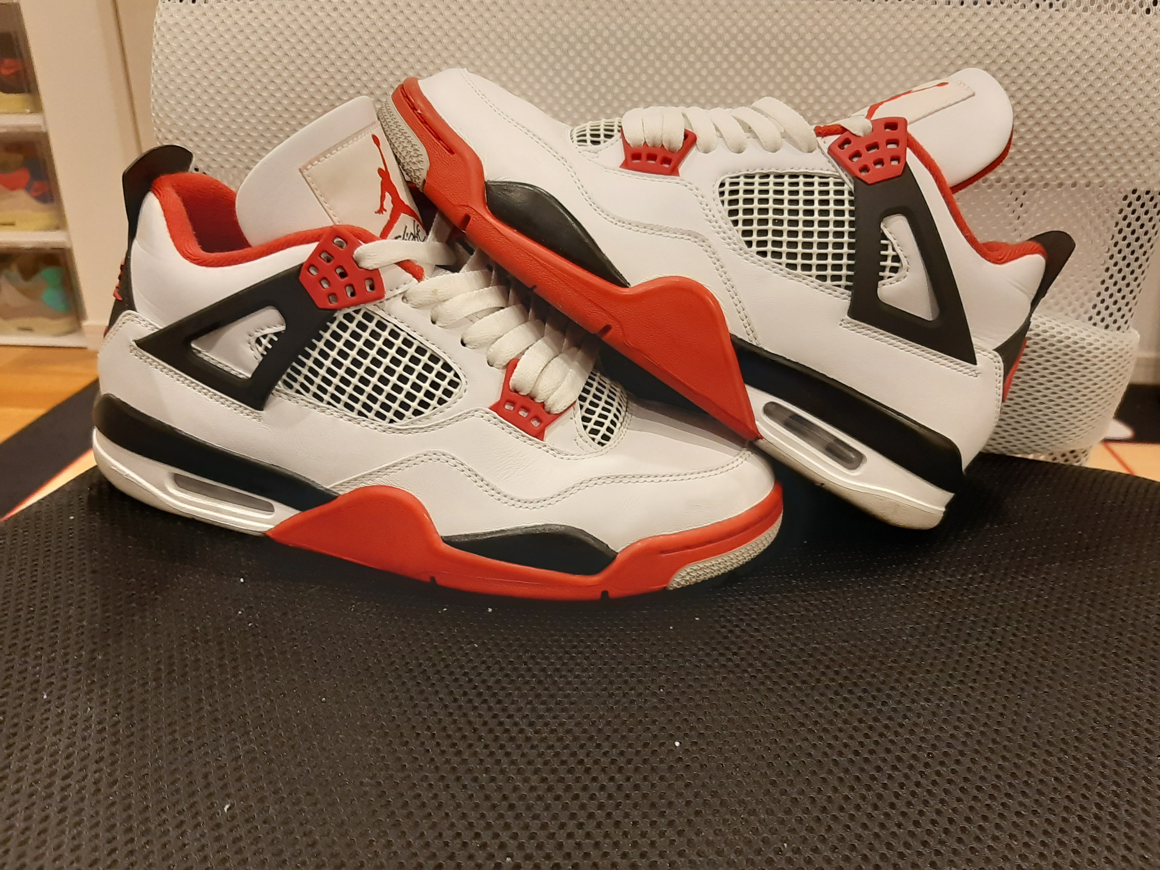Nike Air Jordan 4 Retro OG "Fire Red" (2020)