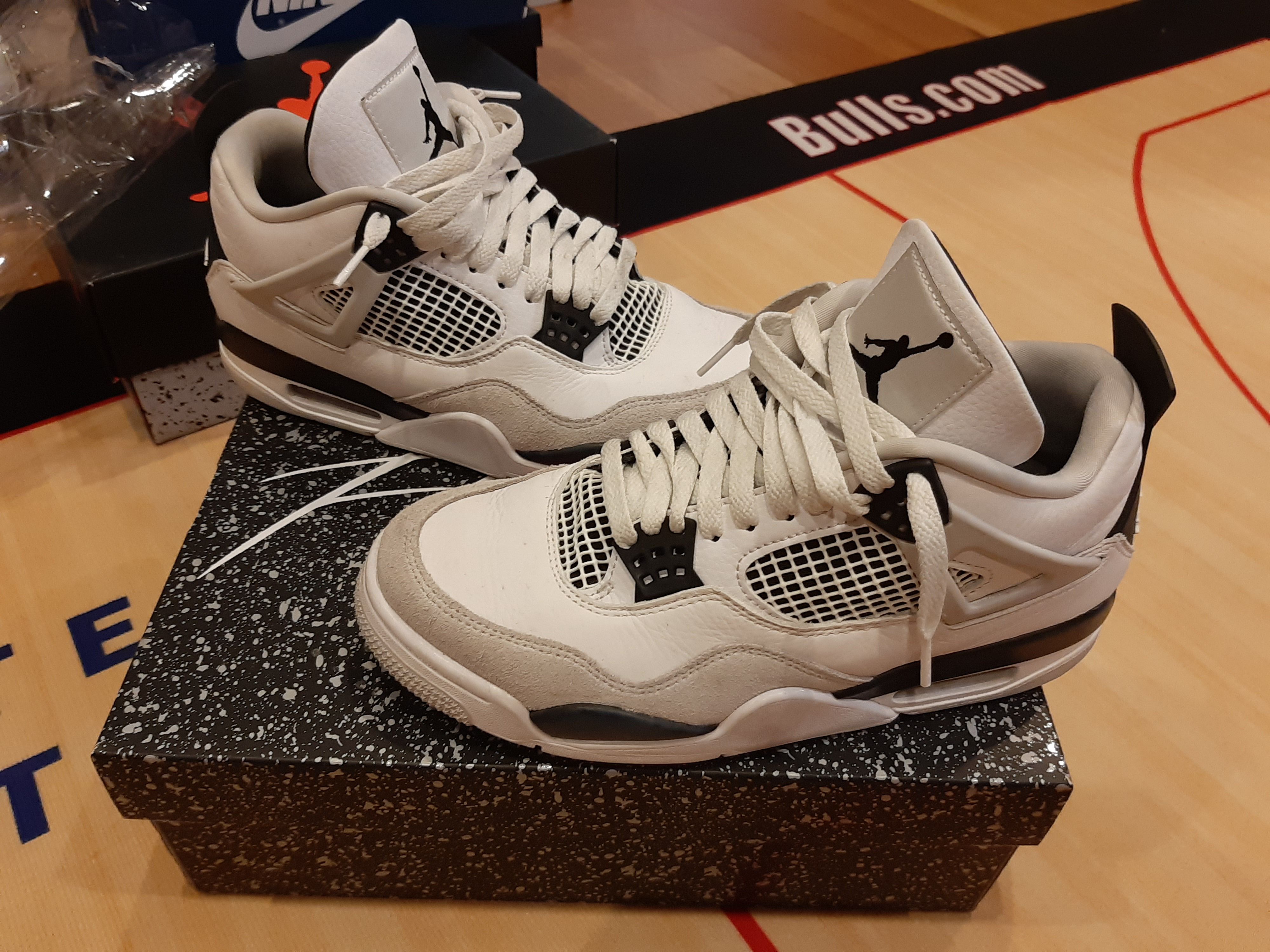 Nike Air Jordan 4 "Military Black"