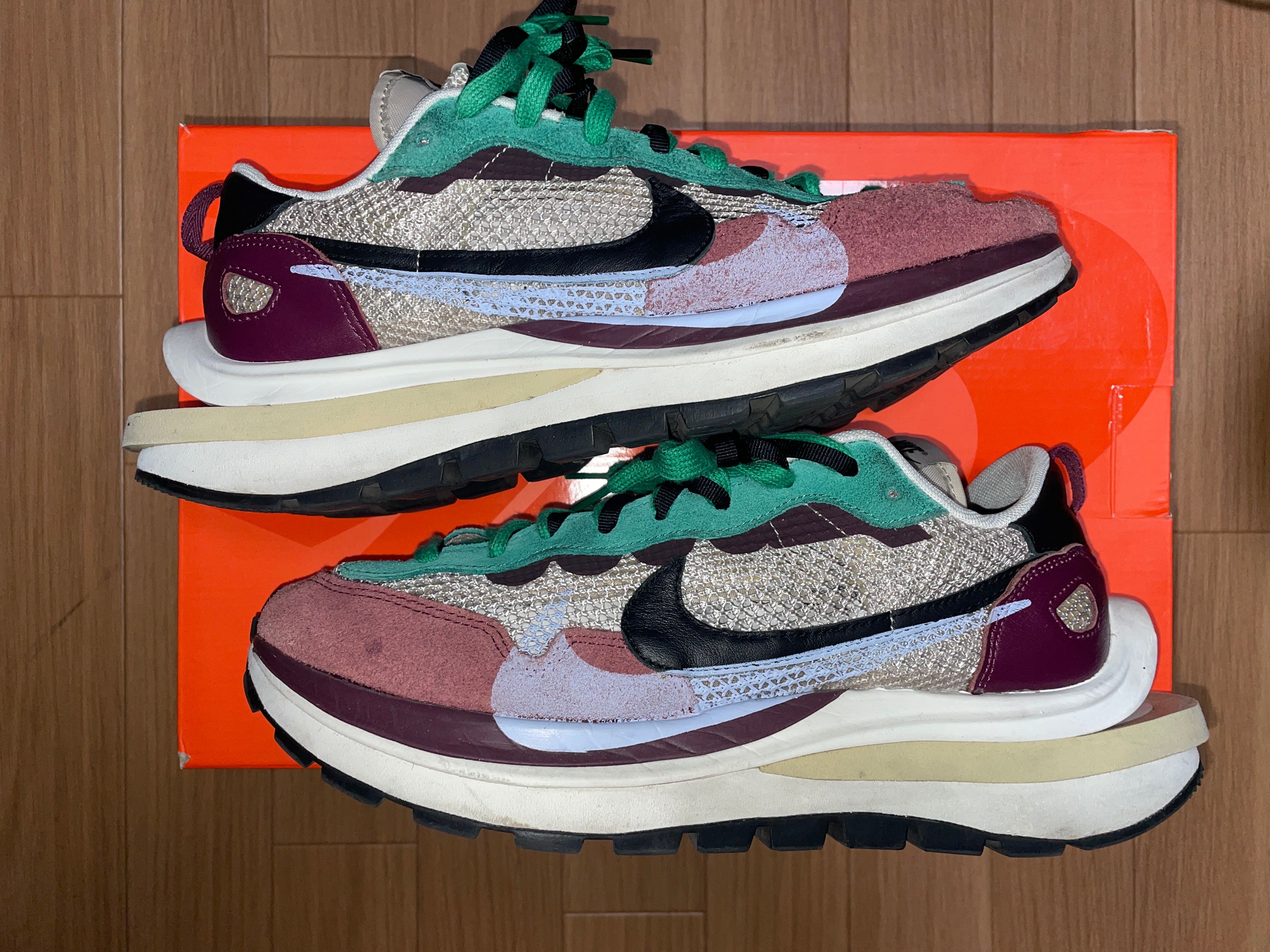 sacai × Nike Vapor Waffle "String/Red/Green"