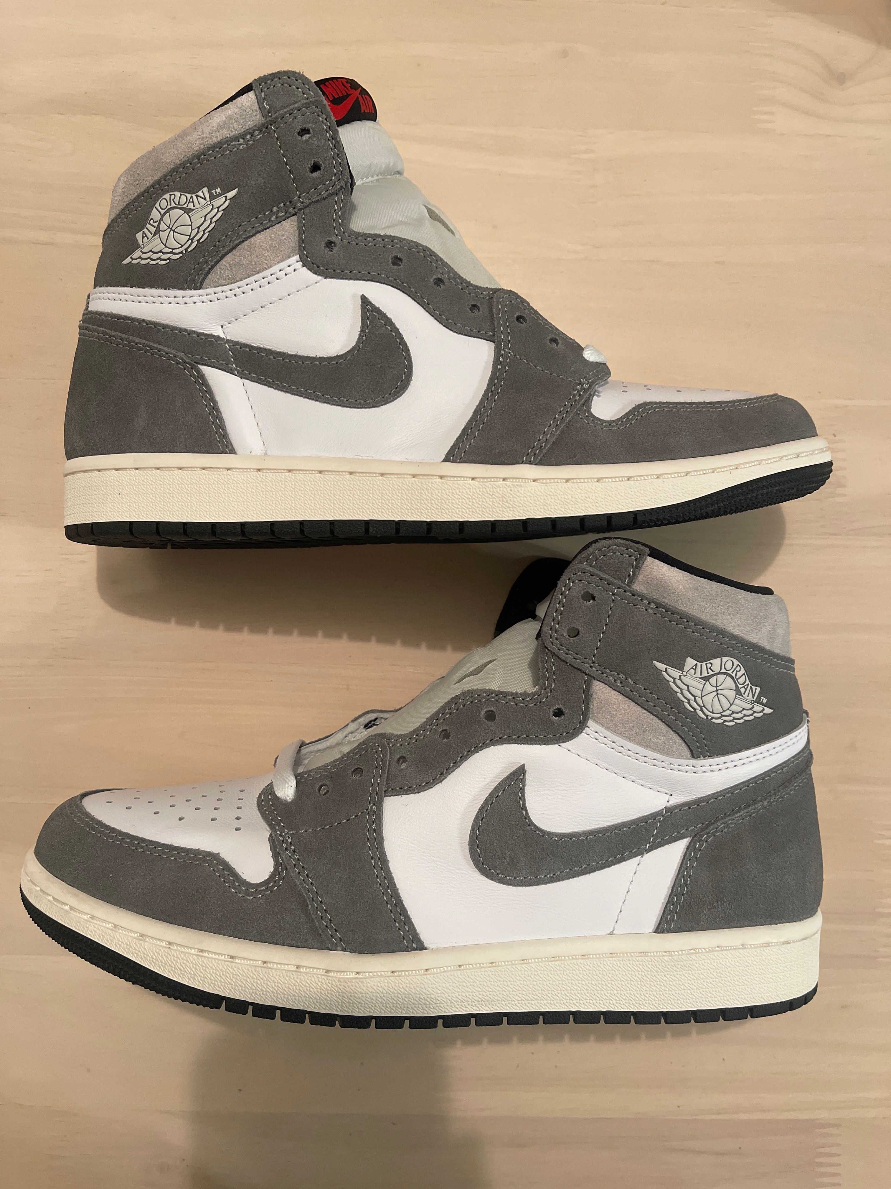 Nike Air Jordan 1 Retro High OG "Black and Smoke Grey"