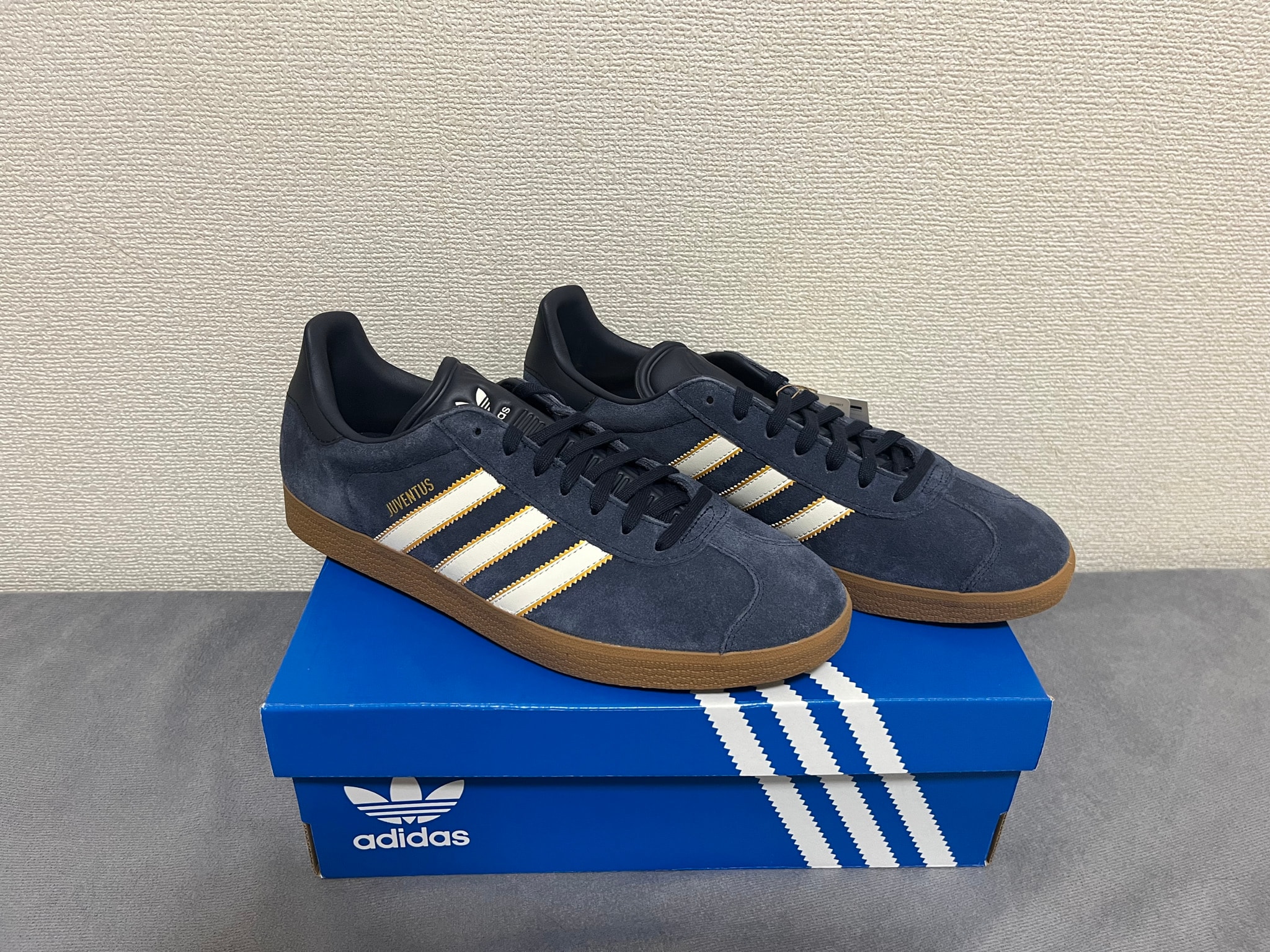 Juventus × adidas Gazelle Terrace Icons "Legend Ink/Off White/Dark Football Gold"