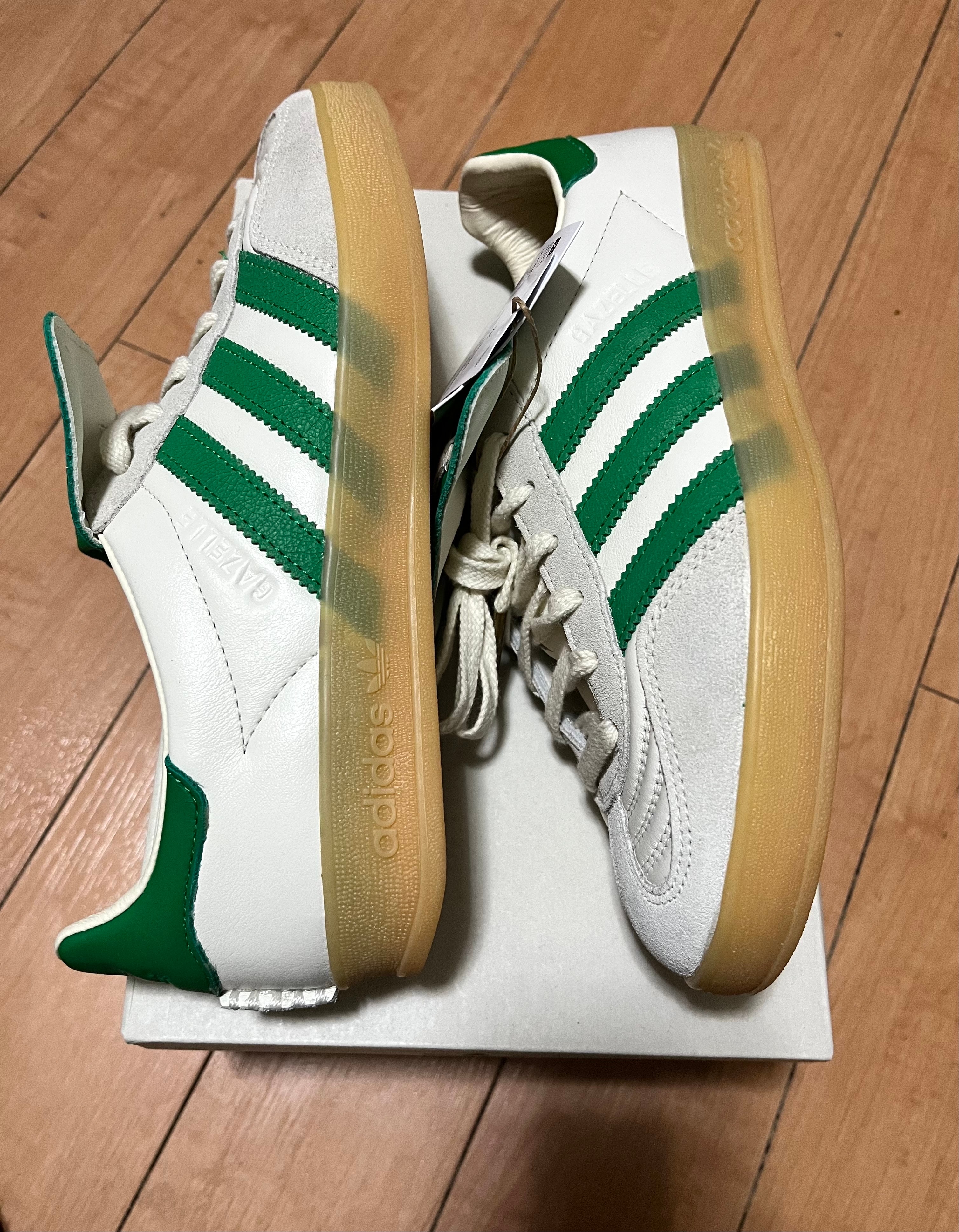 フットインダストリー × アディダス オリジナルス ガゼル インドア "オフホワイト/グリーン"