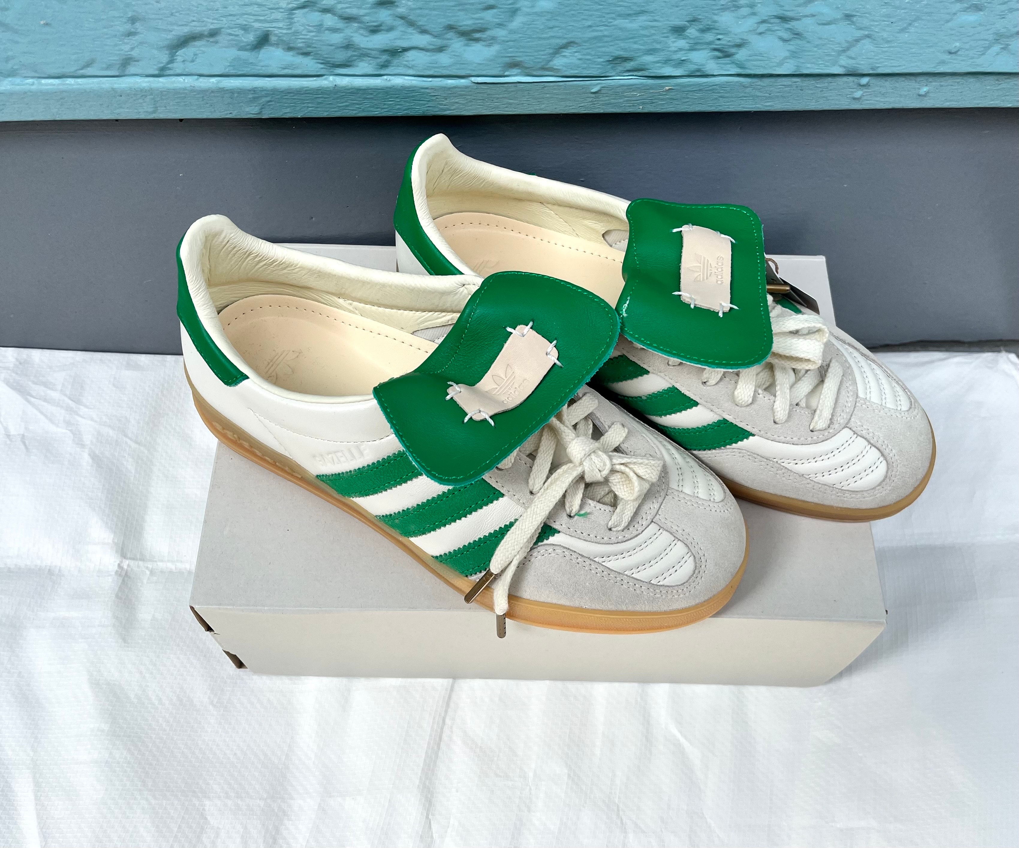 フットインダストリー × アディダス オリジナルス ガゼル インドア "オフホワイト/グリーン"