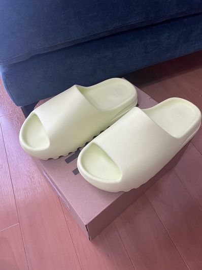 adidas YEEZY Slide "Glow Green"