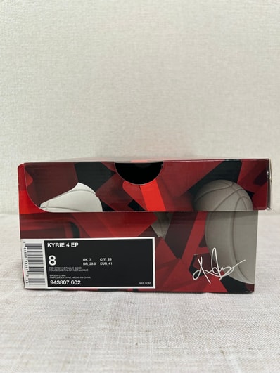 Nike Kyrie 4 "Red Carpet"