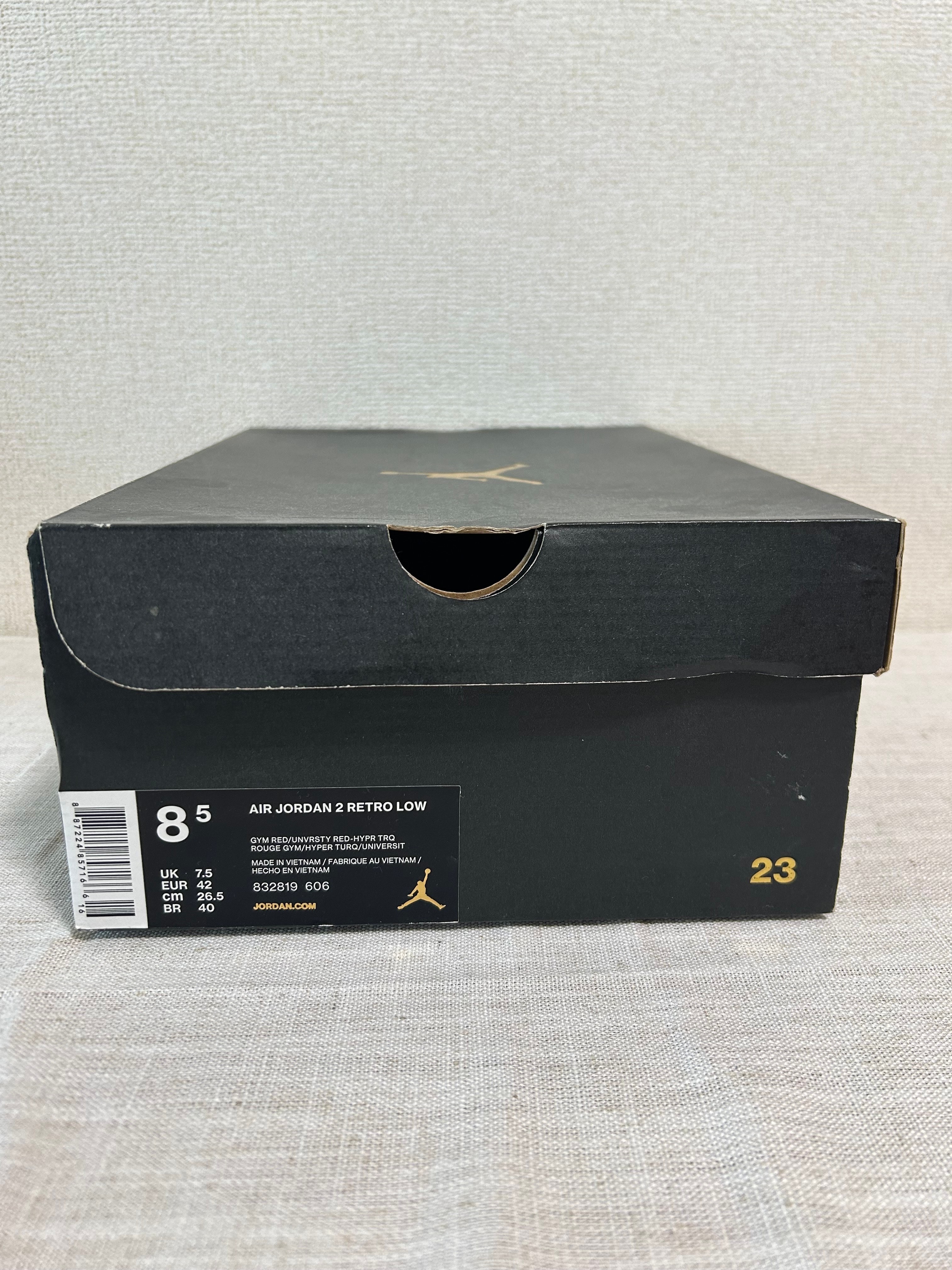 ナイキ エアジョーダン2 レトロ ロー "ジムレッド"