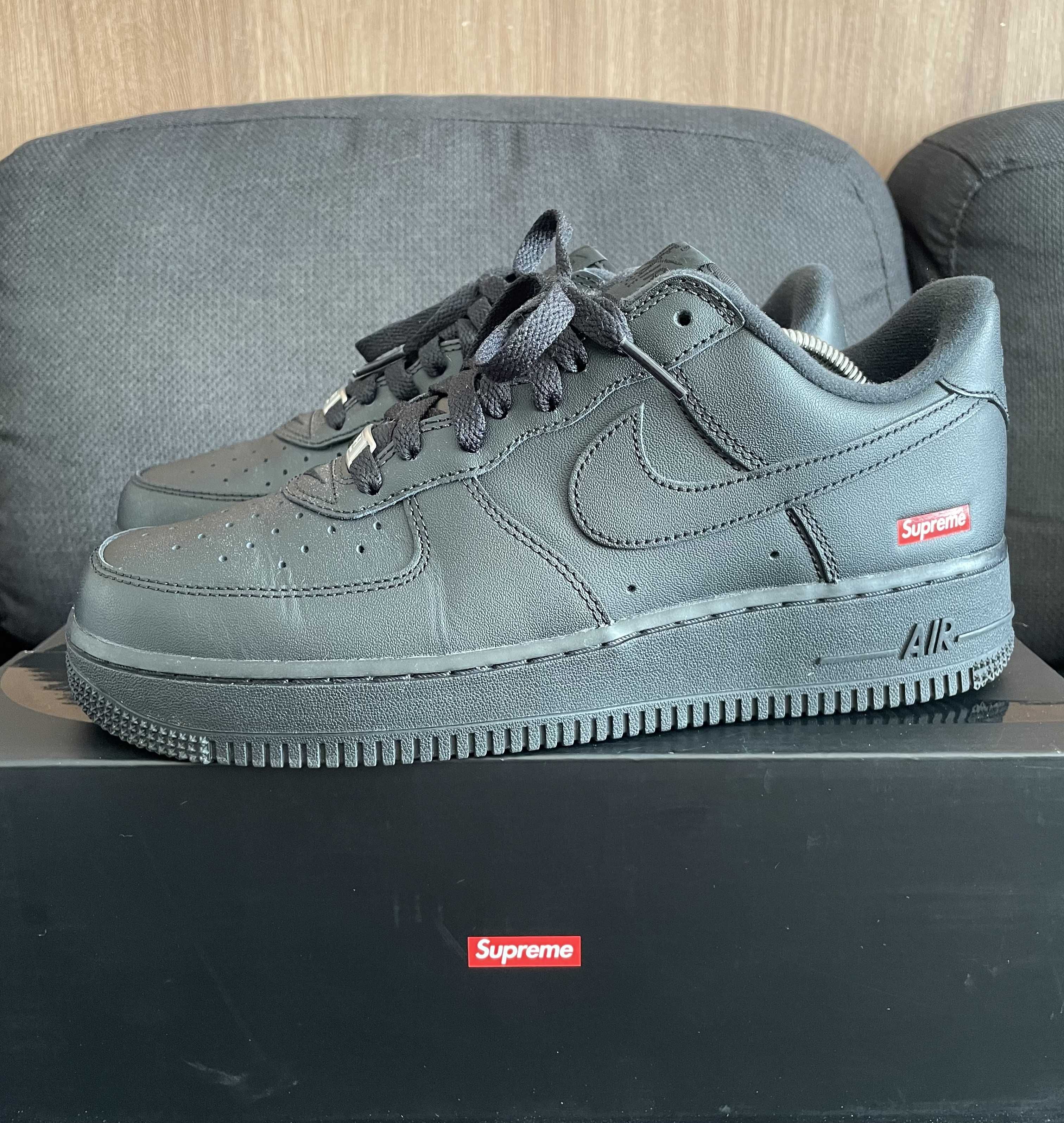 Supreme × Nike Air Force 1 Low "Black"