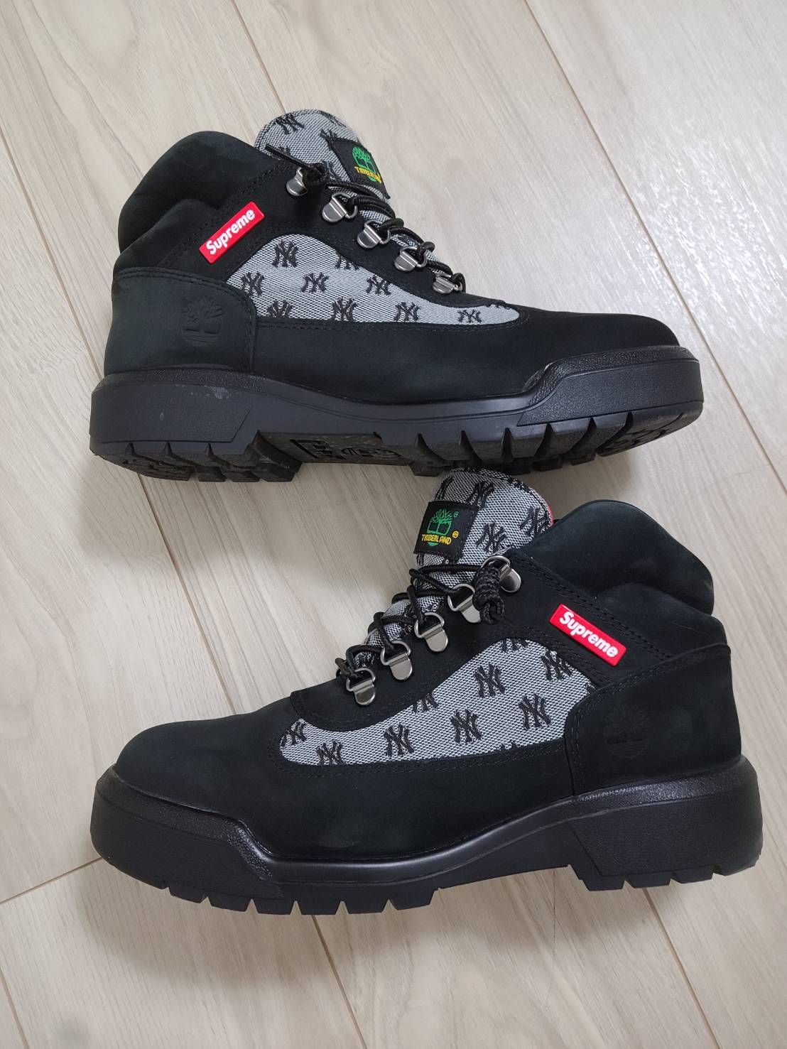Supreme × Timberland Field Boot "Black"