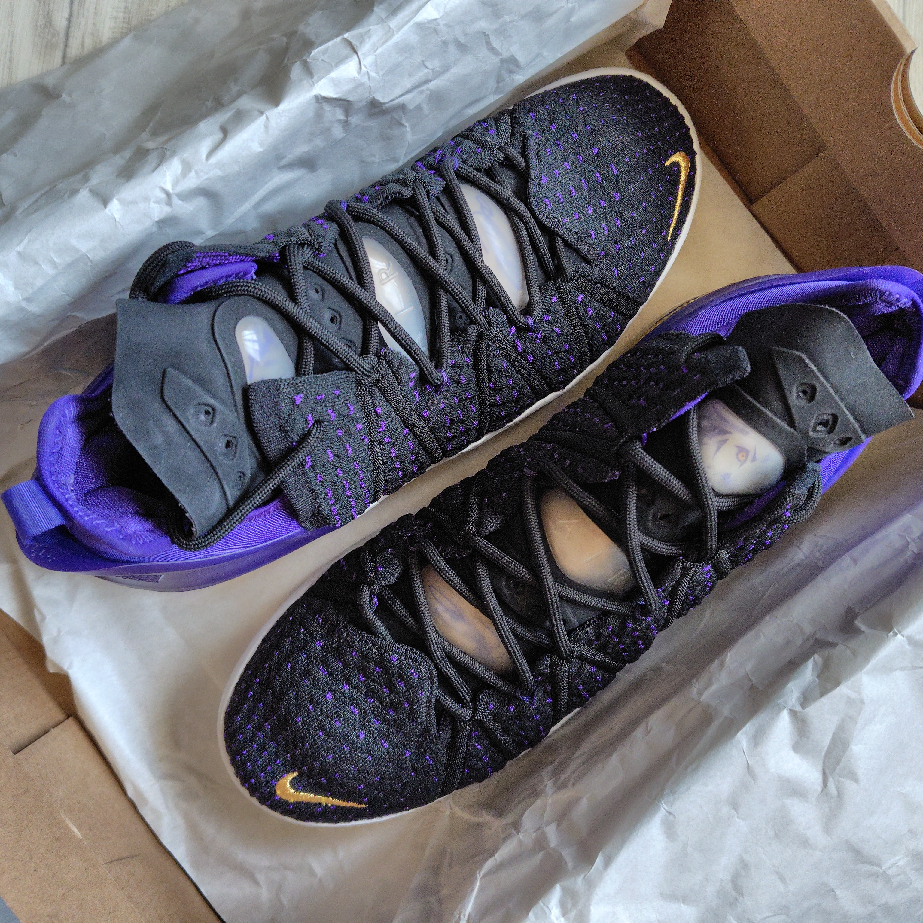 ナイキ レブロン18 "レイカーズ"