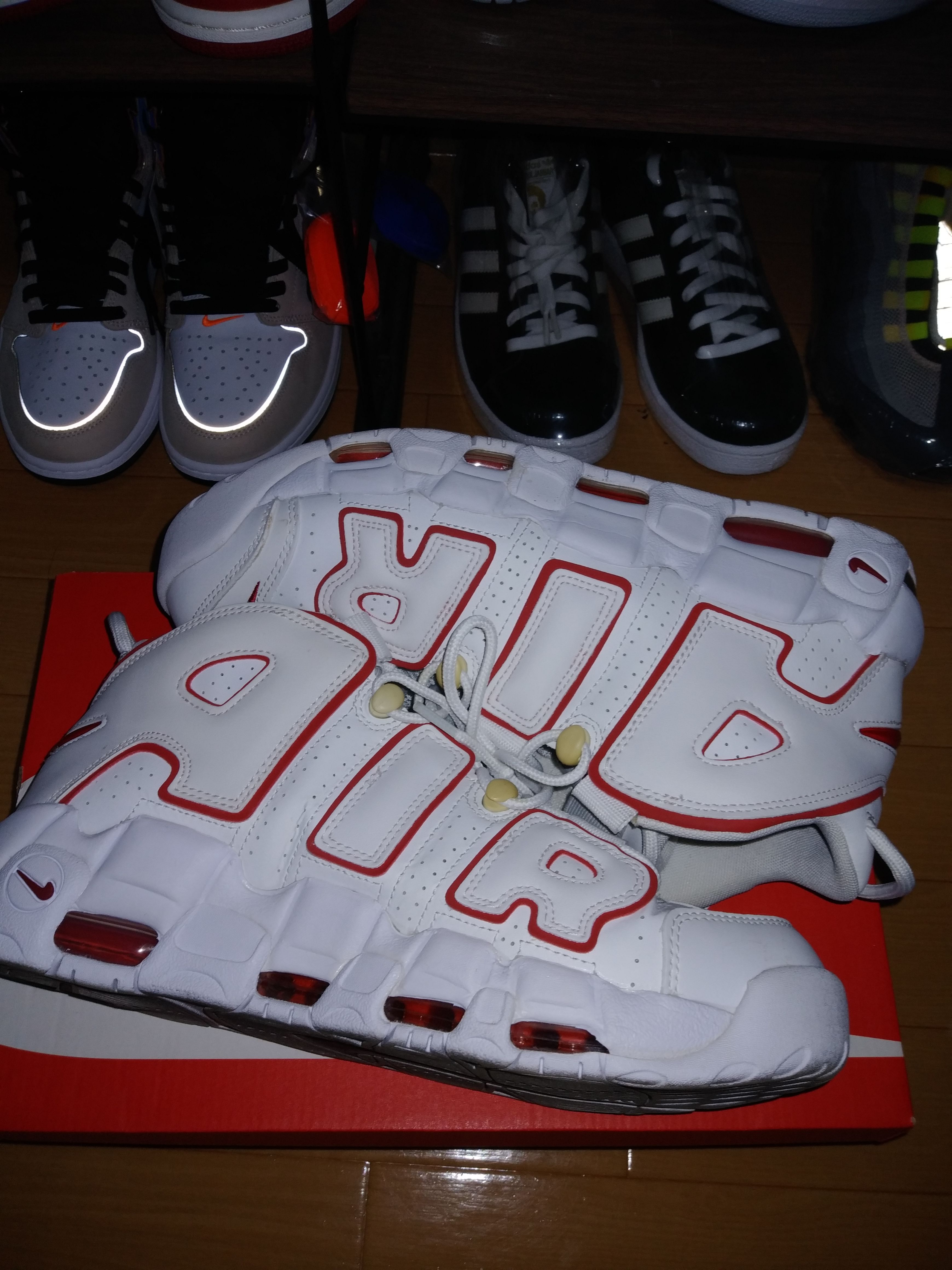 NIKE AIR MORE UPTEMPO "WHITE/VARSITY RED" (2021)