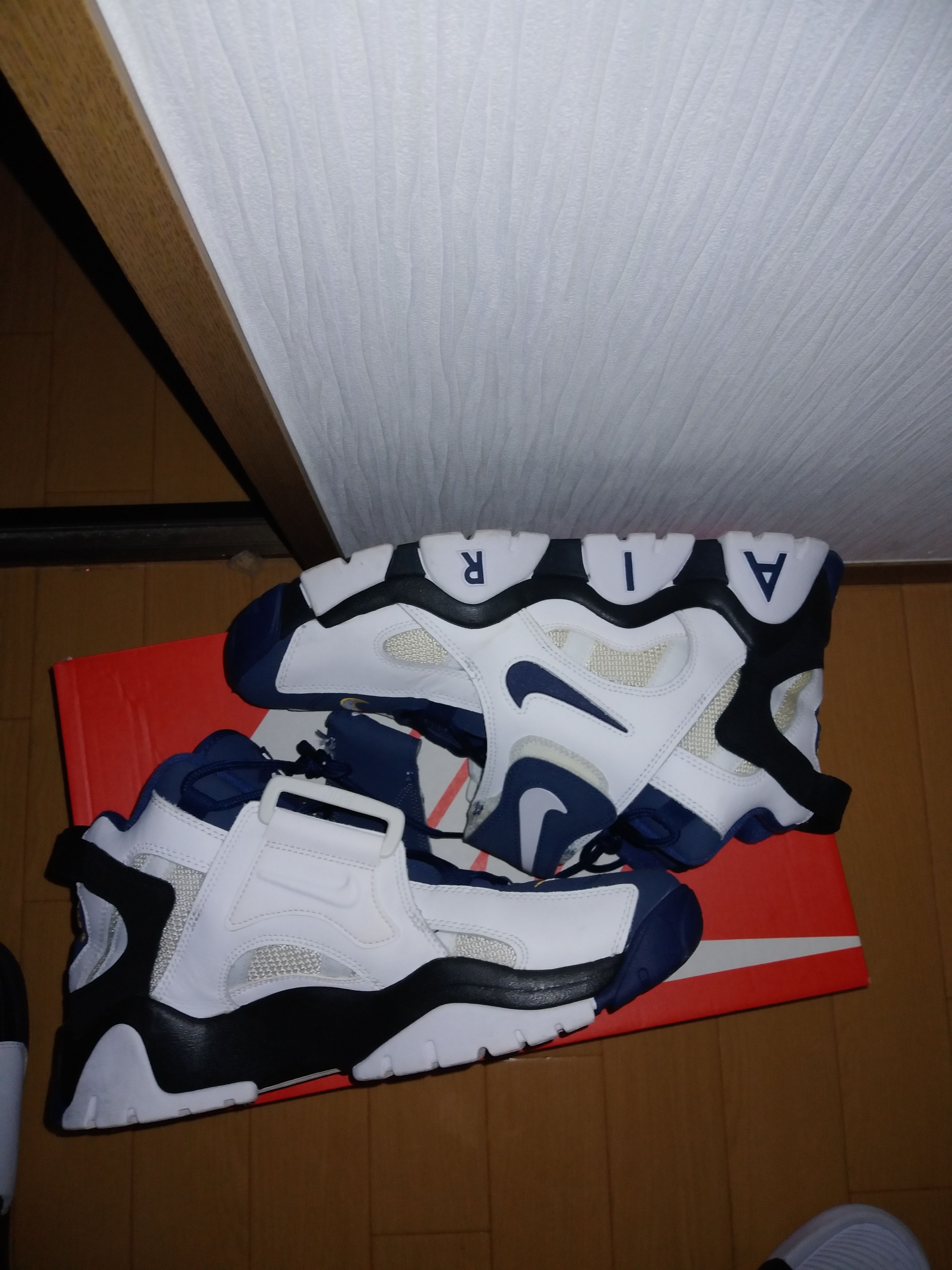 NIKE AIR BARRAGE MID WHITE/NAVY