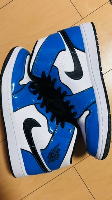 Nike Air Jordan 1 Mid SE "Signal Blue"