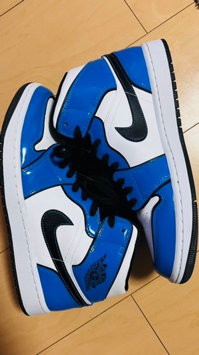Nike Air Jordan 1 Mid SE "Signal Blue"