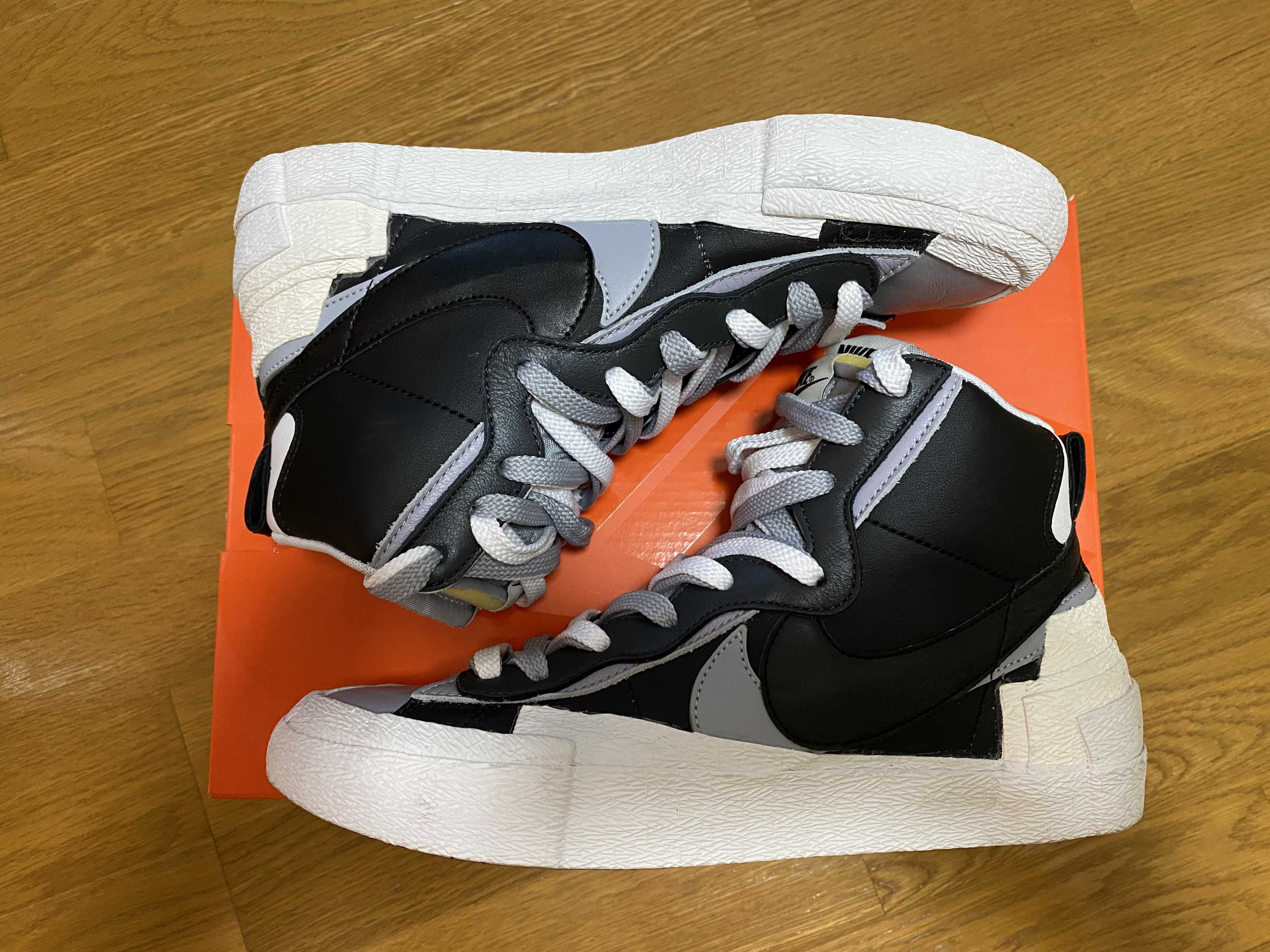 sacai × NIKE BLAZER MID "BLACK/WOLF GREY/WHITE"