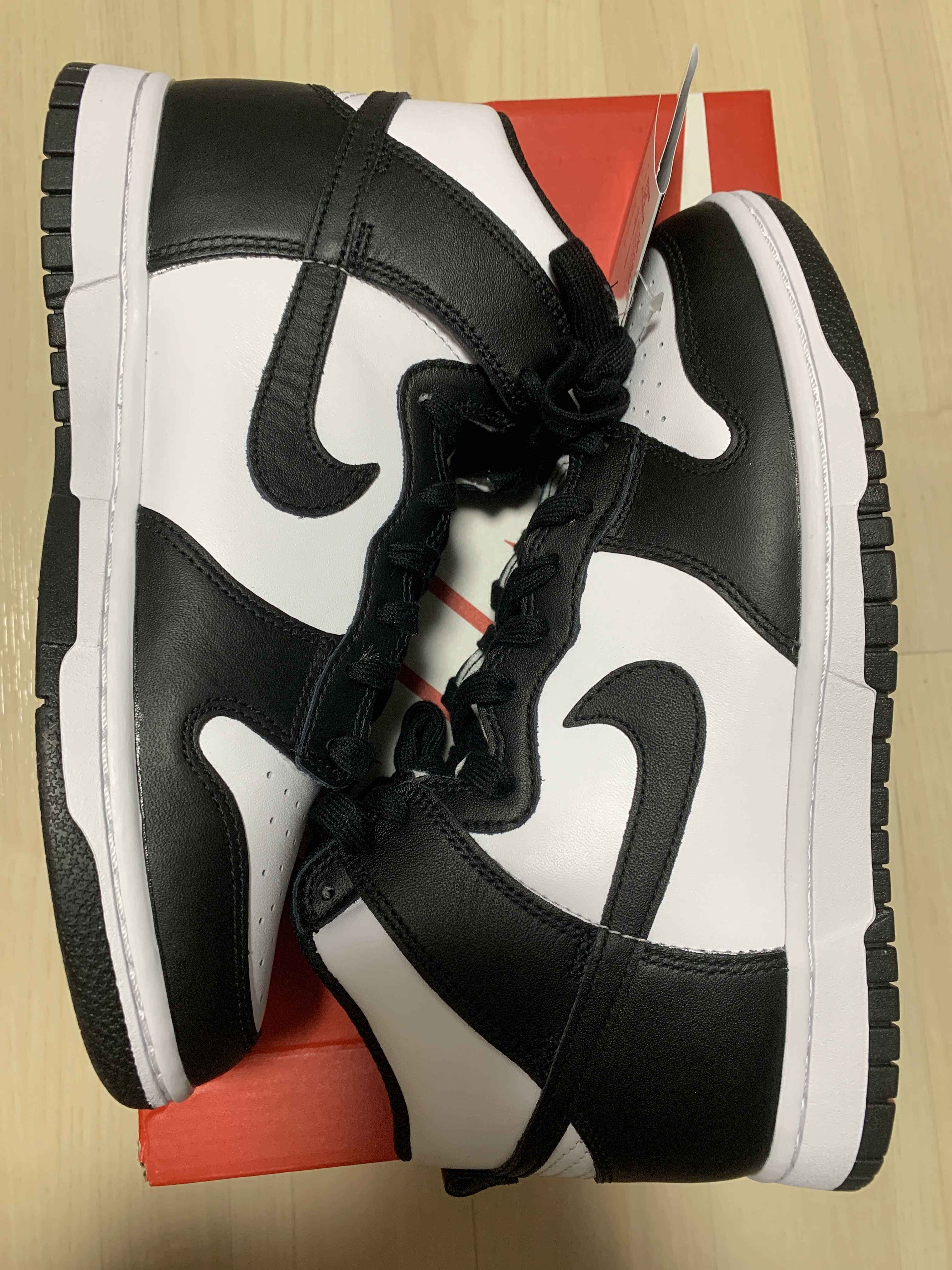 Nike Dunk High "Black and White"