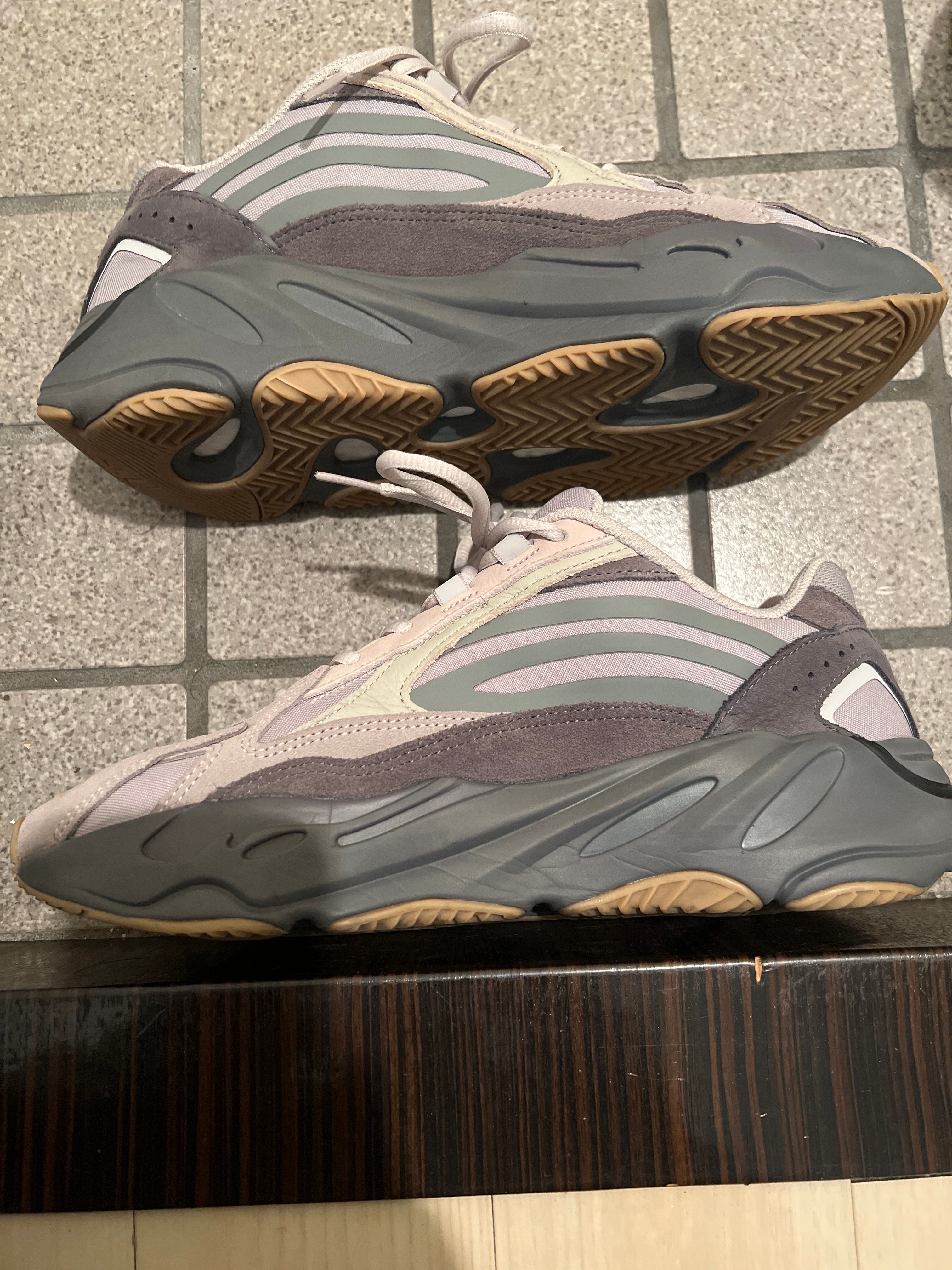 adidas YEEZY Boost 700 V2 "Tephra"