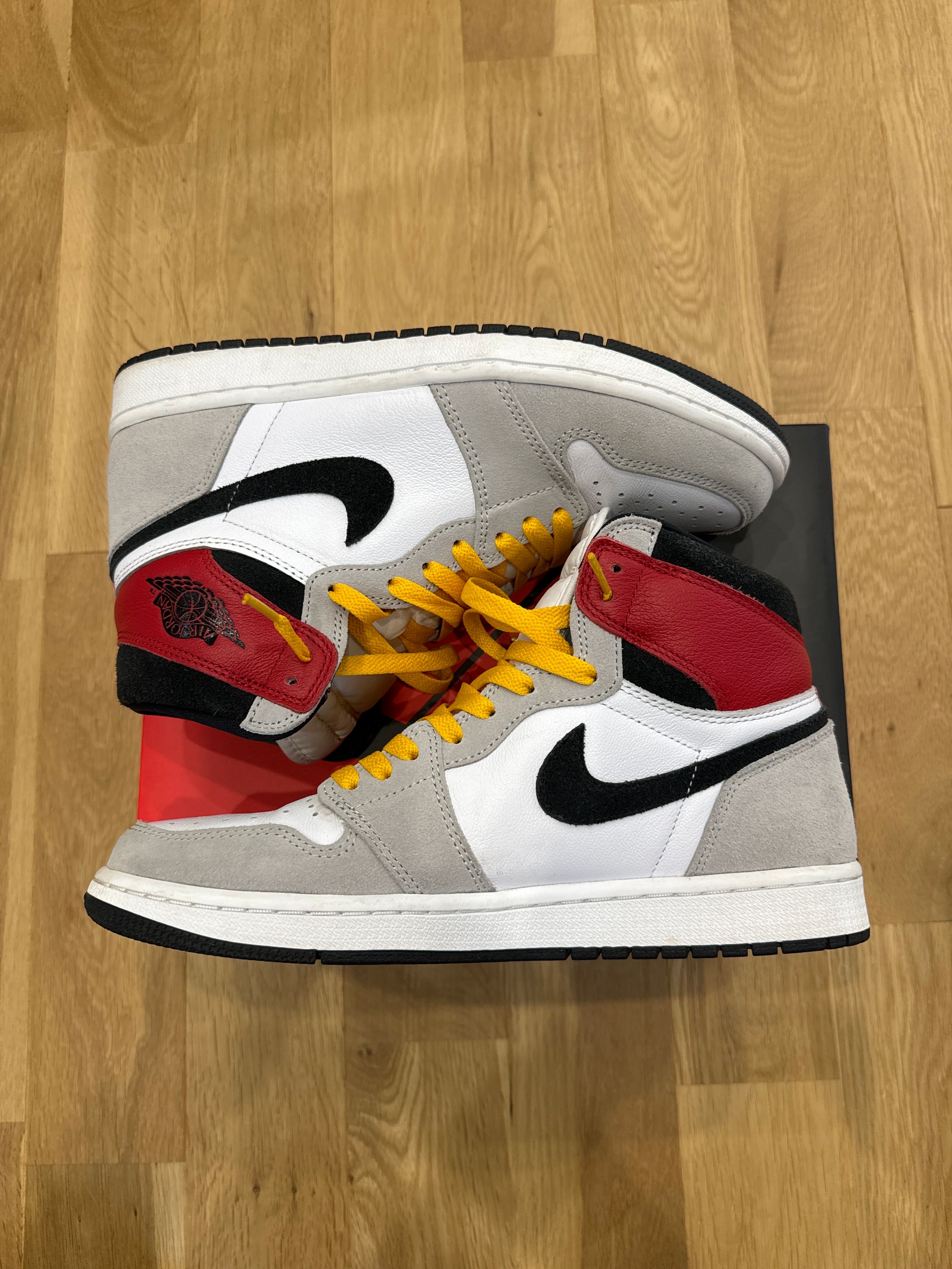 Nike Air Jordan 1 High OG "White/Black/Light Smoke Grey"