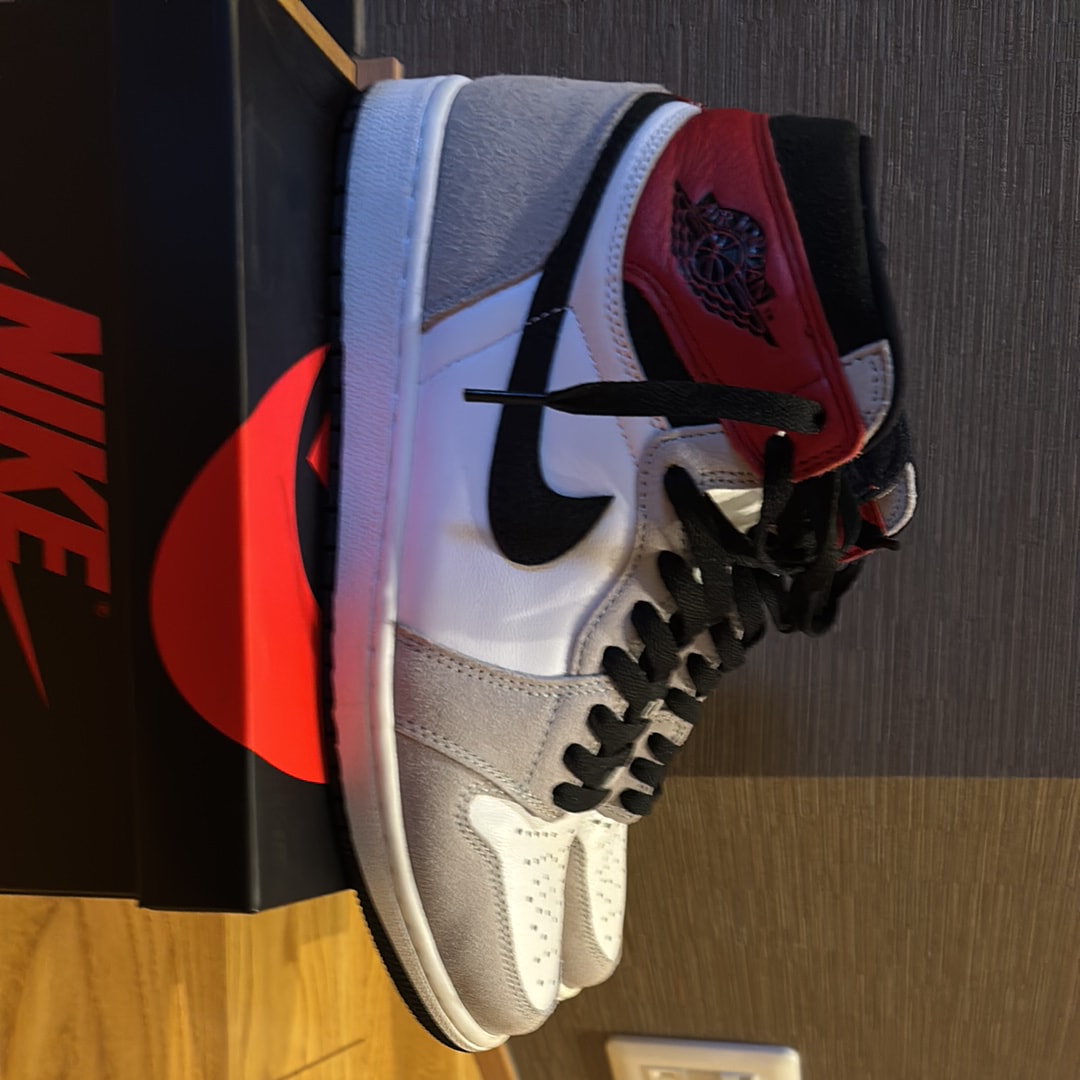 Nike Air Jordan 1 High OG "White/Black/Light Smoke Grey"