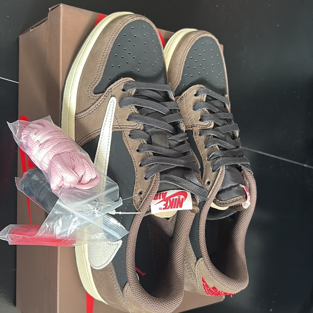 Travis Scott × Nike Air Jordan 1 Low OG SP-T "Black/Dark Mocha"
