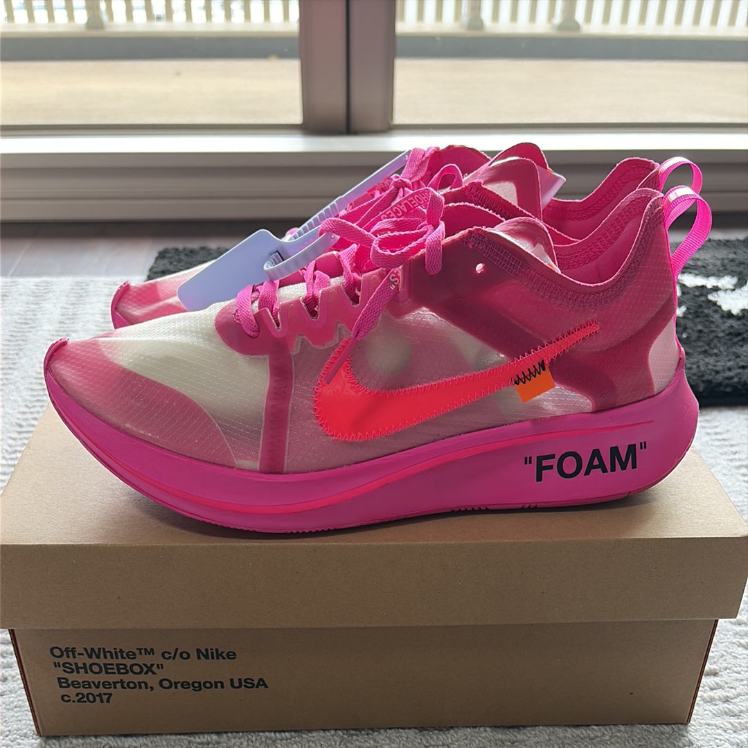 オフホワイト × ナイキ ズームフライ "ピンク"