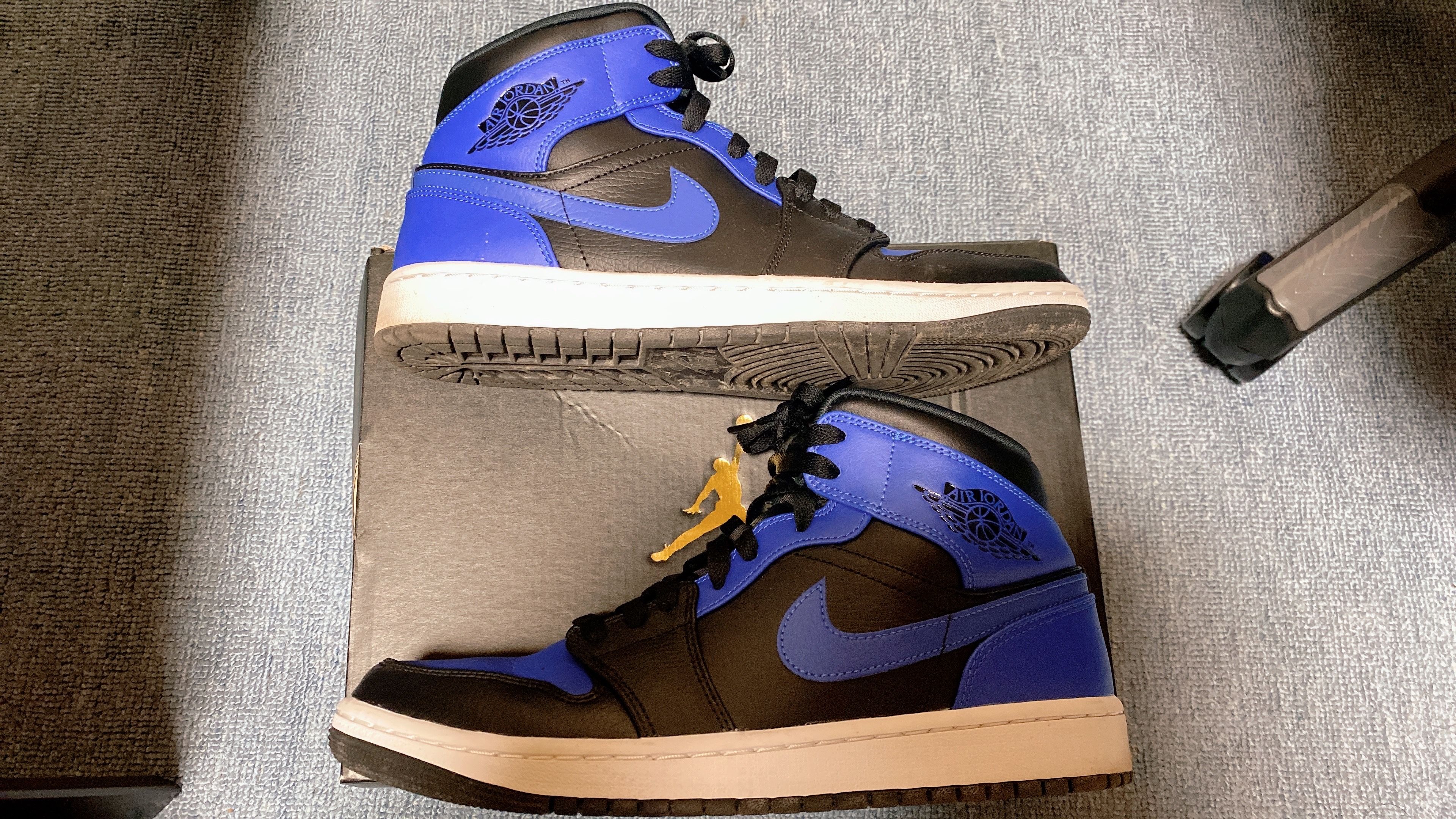 Nike Air Jordan 1 Mid "Hyper Royal"
