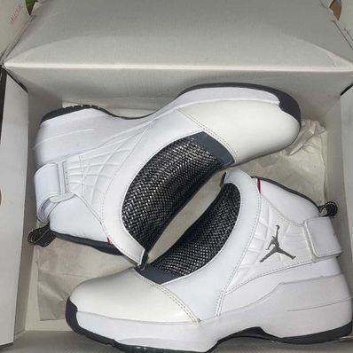 Retro 19 2025 white chrome