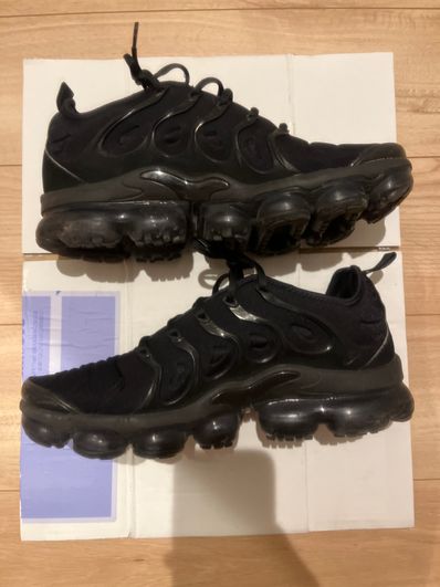 NIKE AIR VAPORMAX PLUS