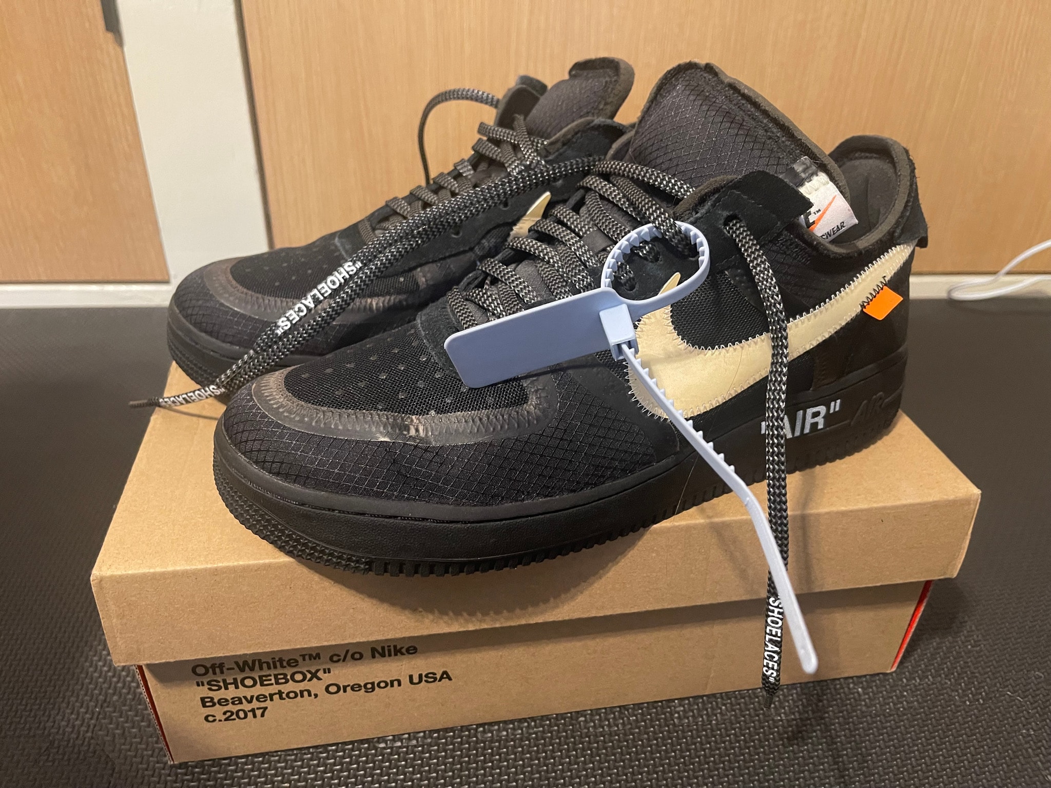 Off-White × Nike Air Force 1 Low "Black"