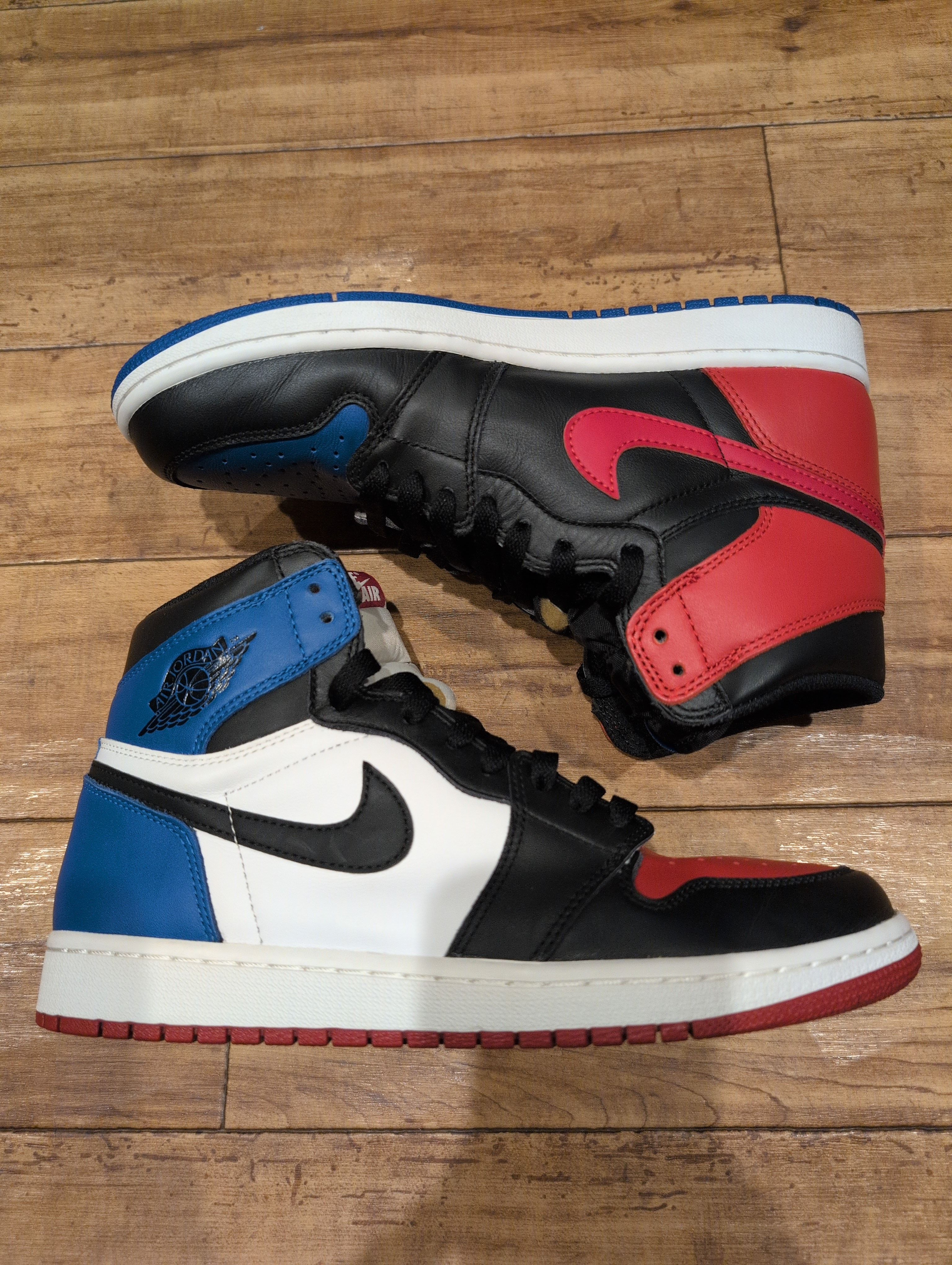 Nike Air Jordan 1 Retro High "Top 3"