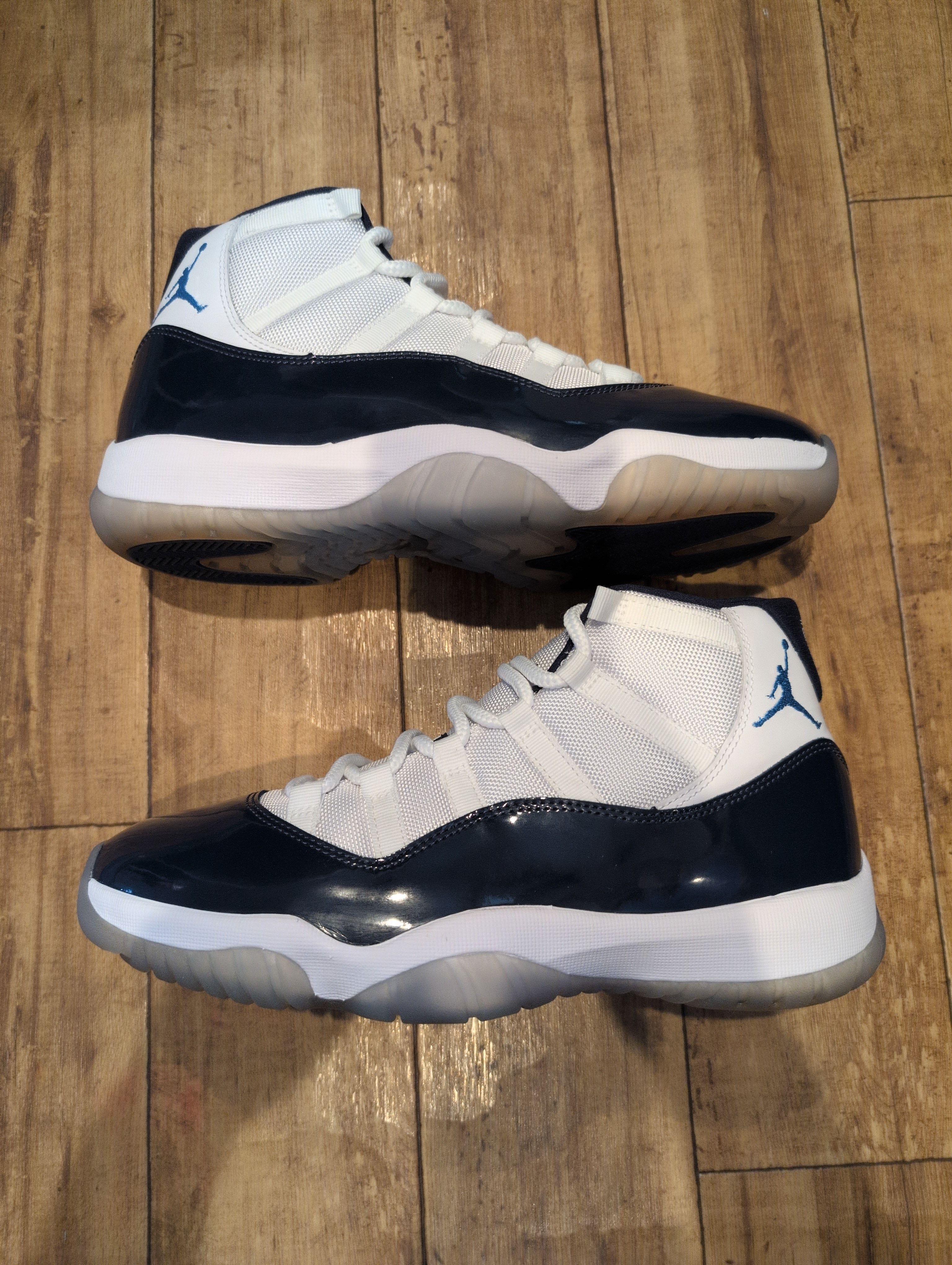 Nike Air Jordan 11 Retro "UNC Win Like 82"