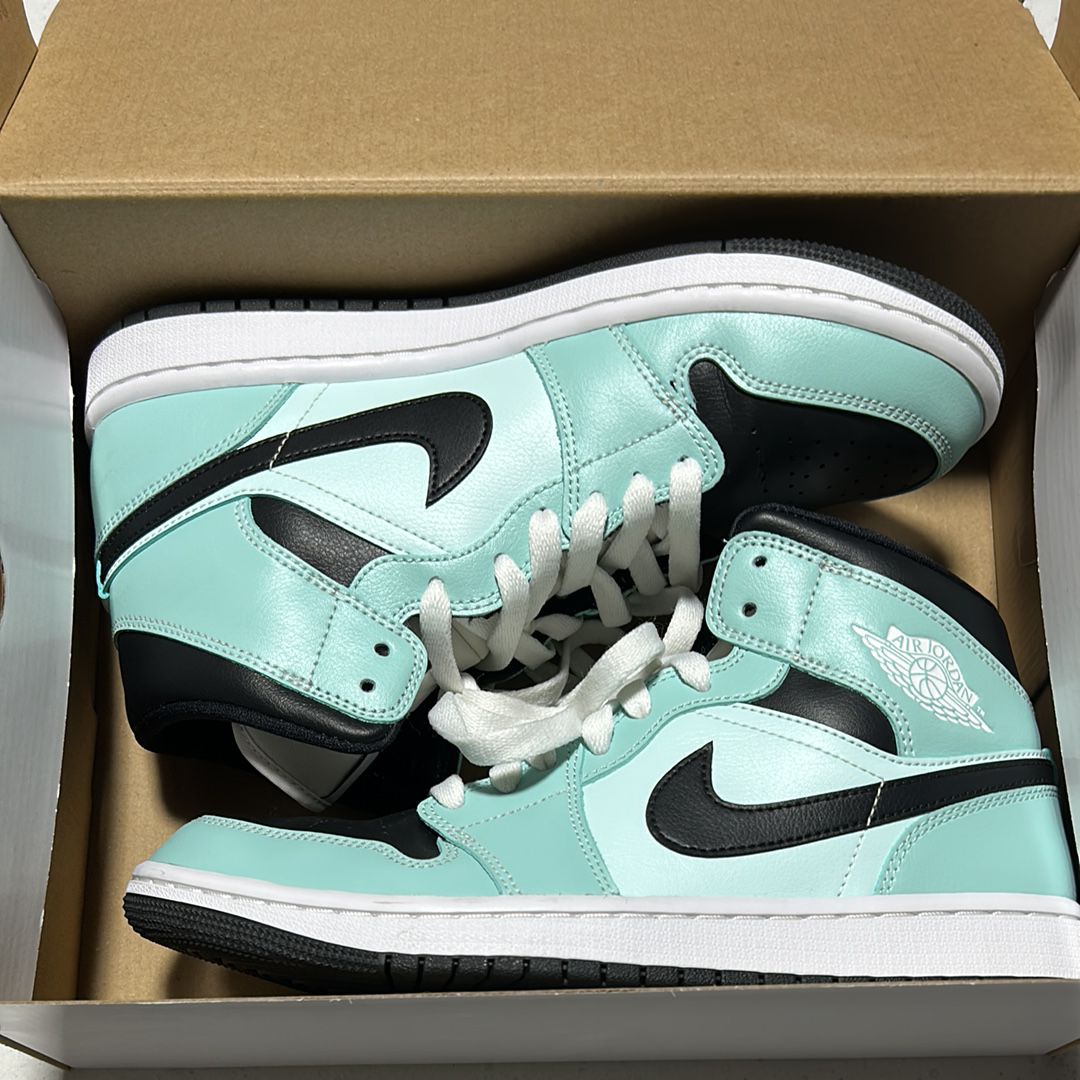 NIKE Women's AIR JORDAN 1 MID "AQUA BLUE"