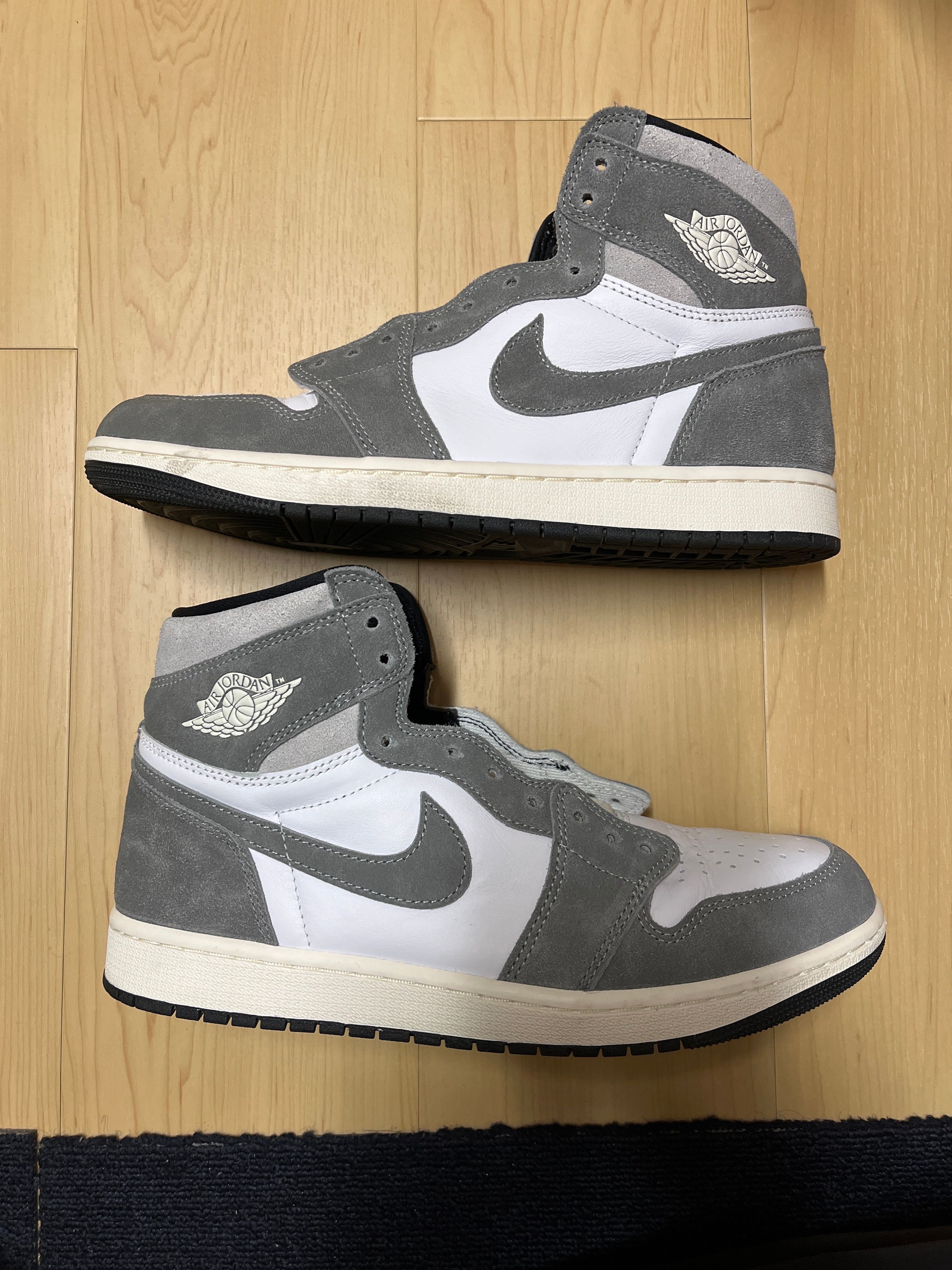 Nike Air Jordan 1 Retro High OG "Black and Smoke Grey"