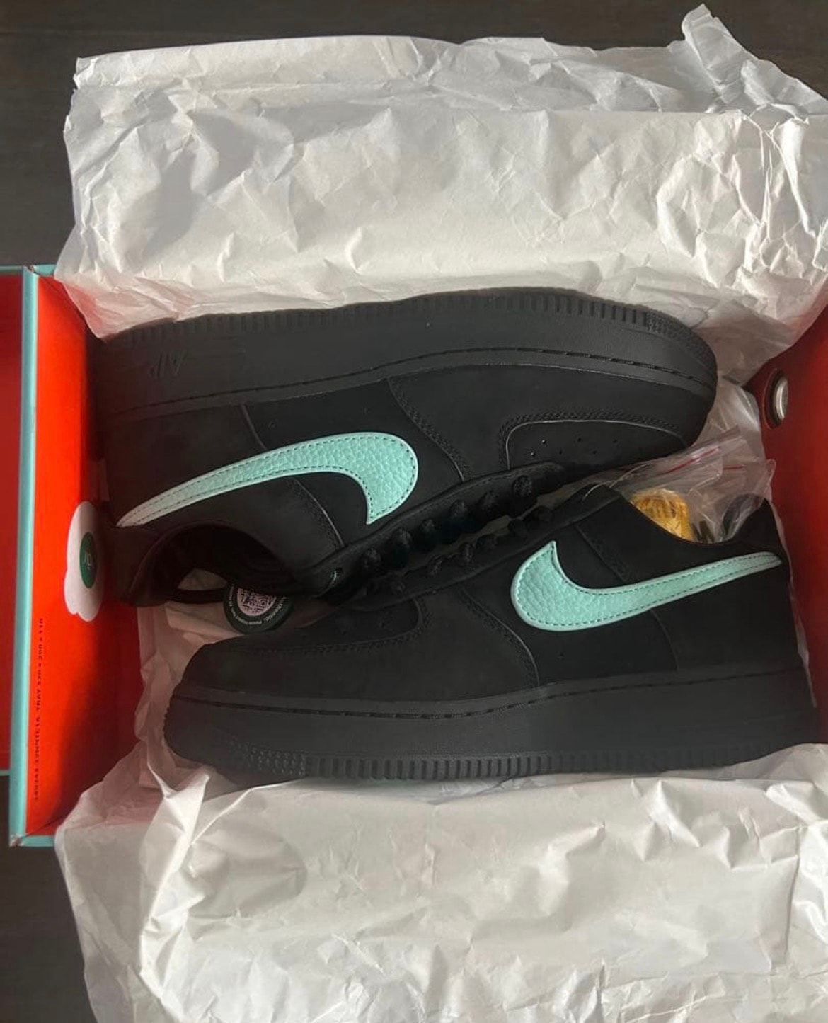 Tiffany & Co. × Nike Air Force 1 Low "1837"