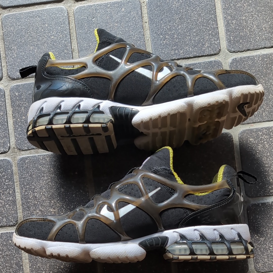 ステューシー × ナイキ エアズーム クキニ "ブラック/ホワイト/ブライトカクタス"