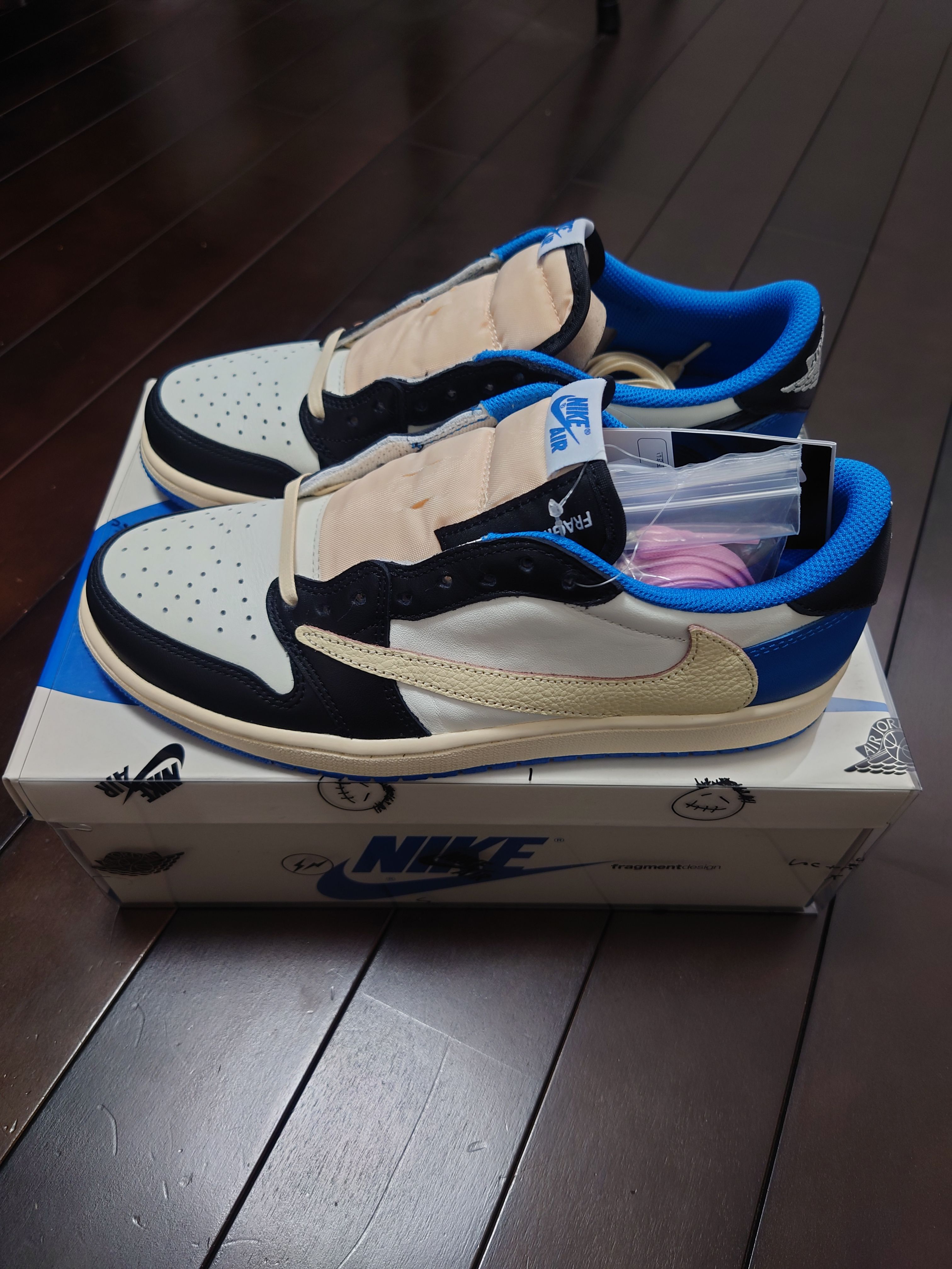 Travis Scott × fragment design × Nike Air Jordan 1 Low OG SP "Military Blue"