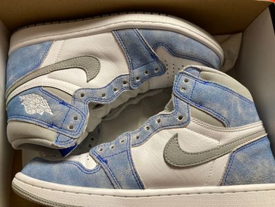 Nike Air Jordan 1 High OG "Hyper Royal"