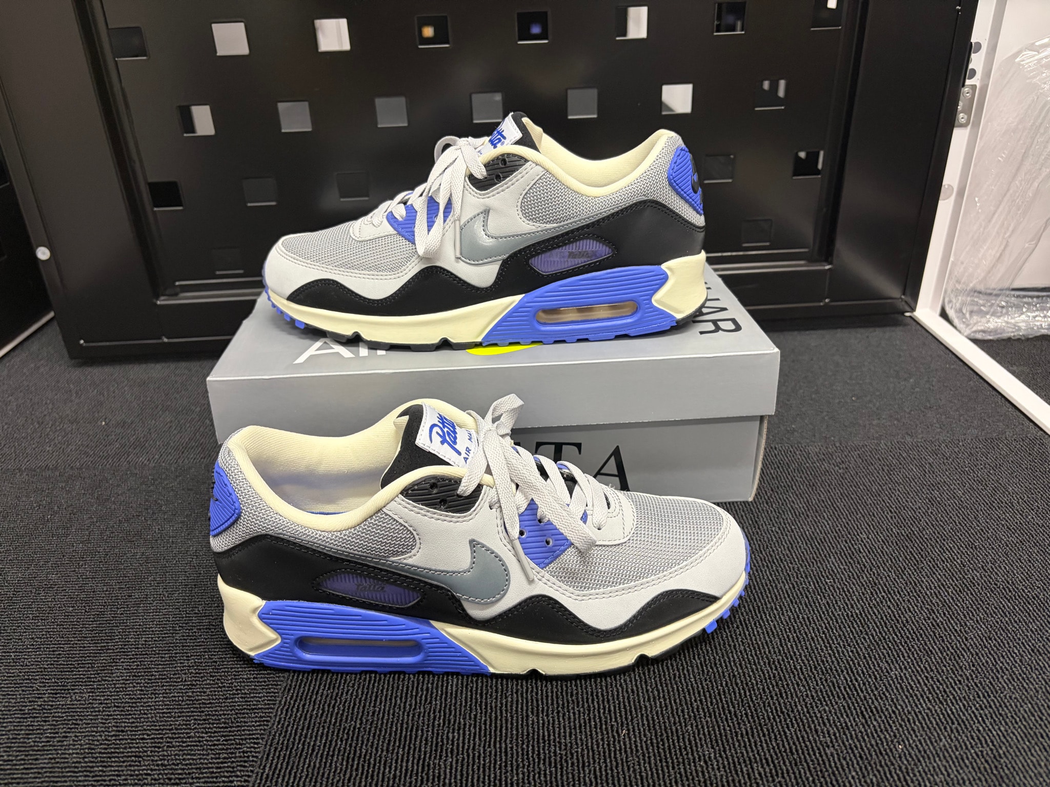 Patta × Nike Air Max 90 "Sapphire and Particle Grey"