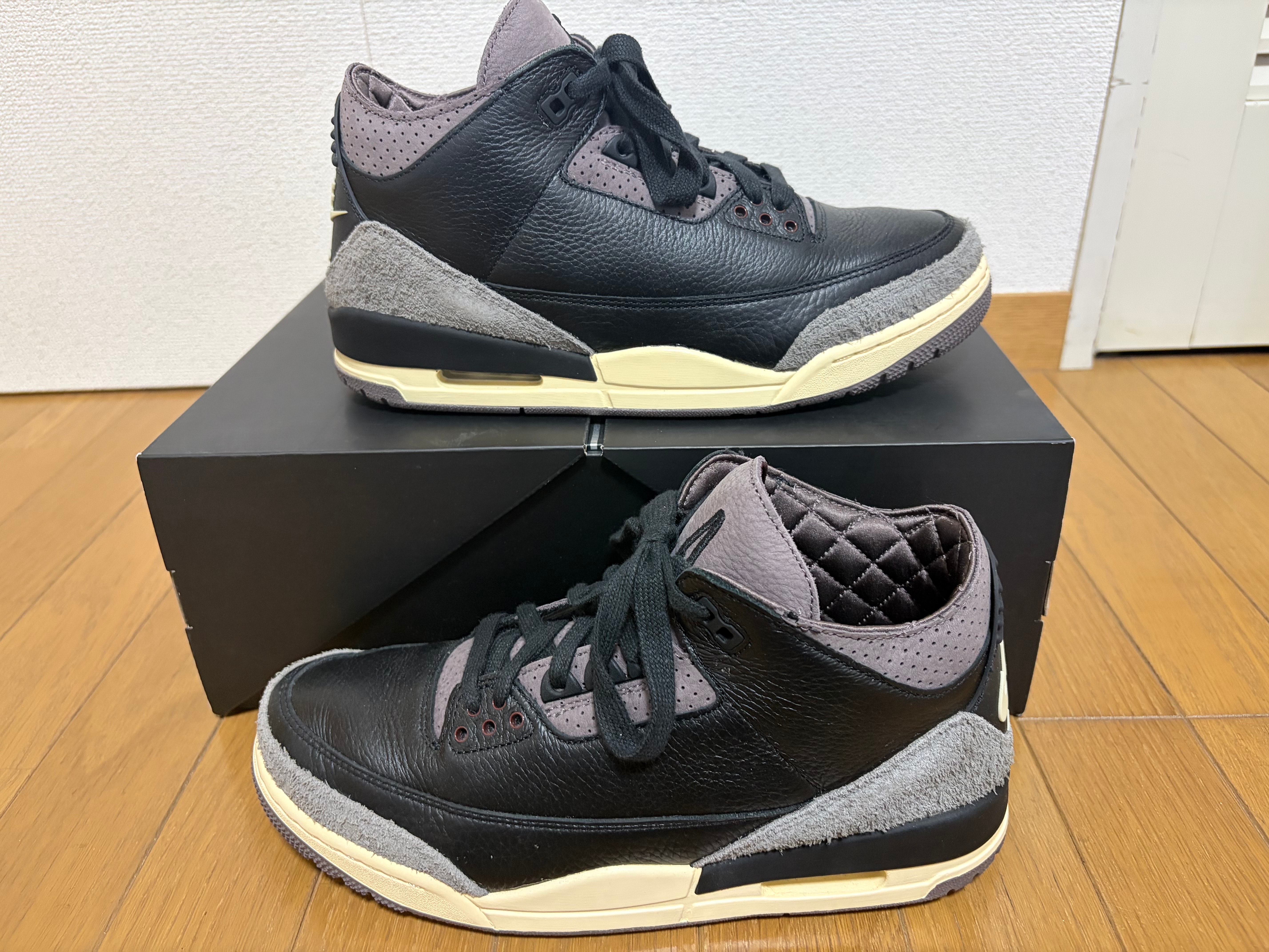 アママニエール × ナイキ ウィメンズ エアジョーダン3 レトロ OG SP "ブラック アンド フラットピューター/WYWS"